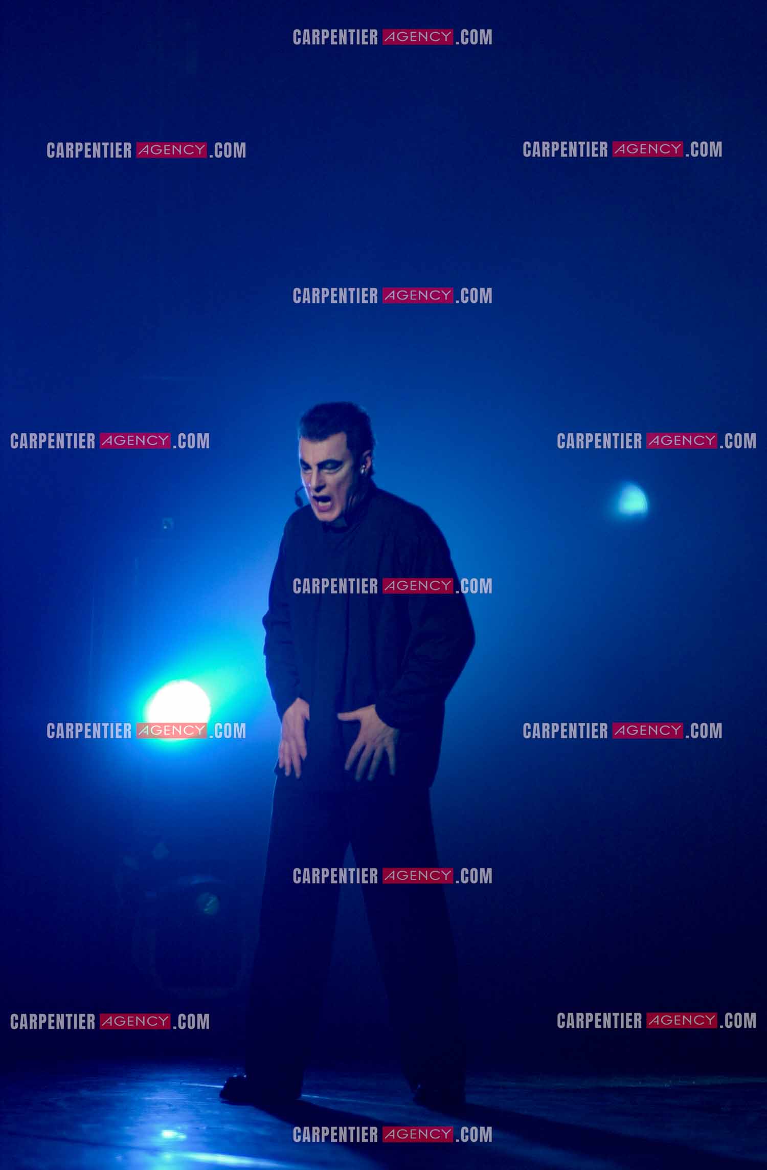 Le chanteur Herbert Léonard dans son rôle de Frollo pour la comédie musicale “ Notre Dame De Paris “.    ( Exclusif )