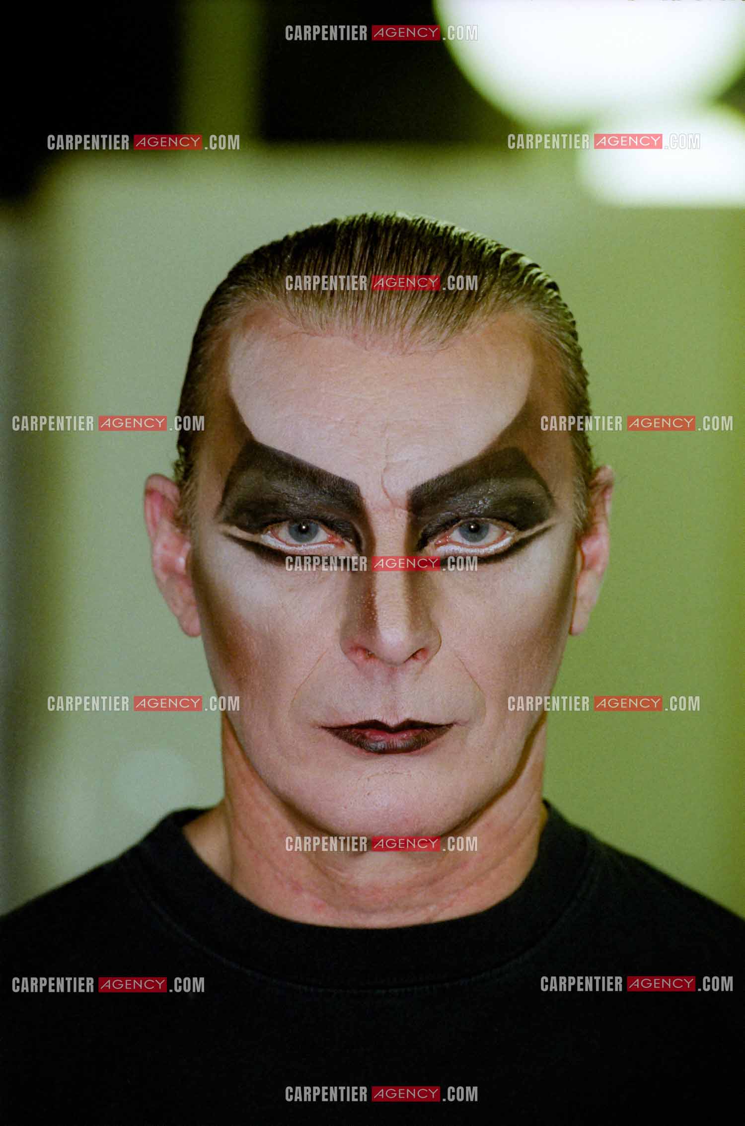 Le chanteur Herbert Léonard dans son rôle de Frollo pour la comédie musicale “ Notre Dame De Paris “.    ( Exclusif )