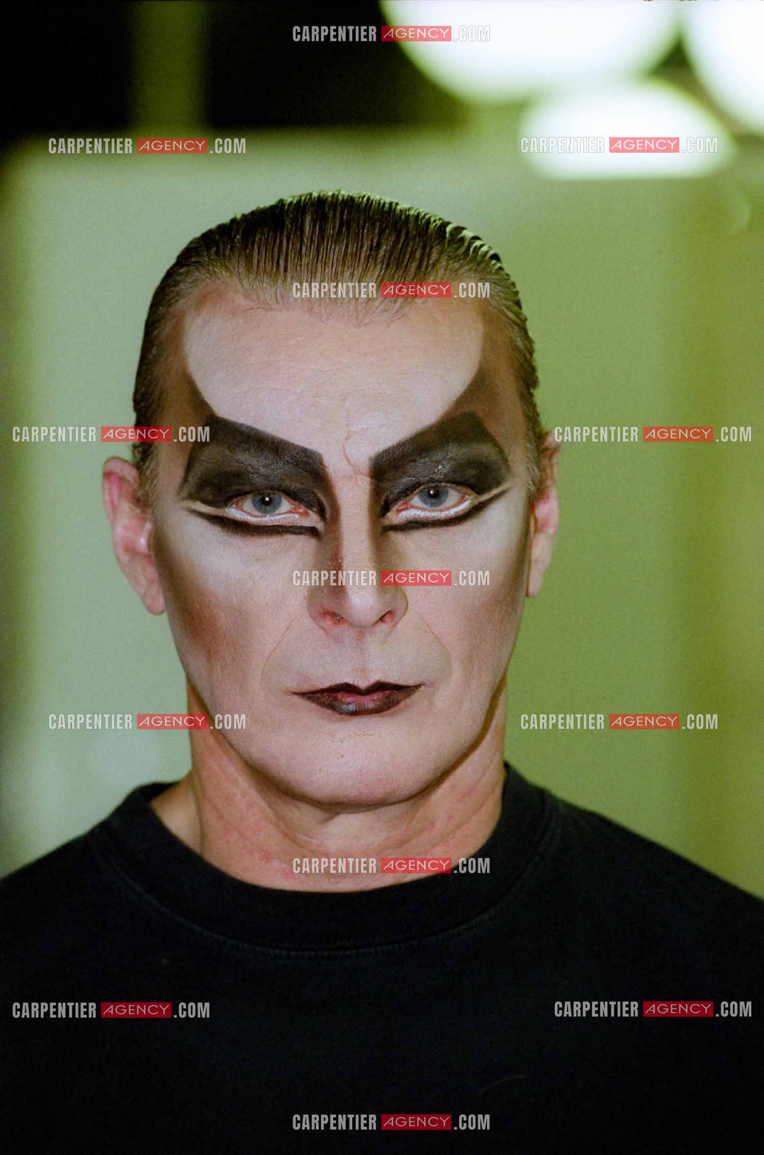 Le chanteur Herbert Léonard dans son rôle de Frollo pour la comédie musicale “ Notre Dame De Paris “.    ( Exclusif )