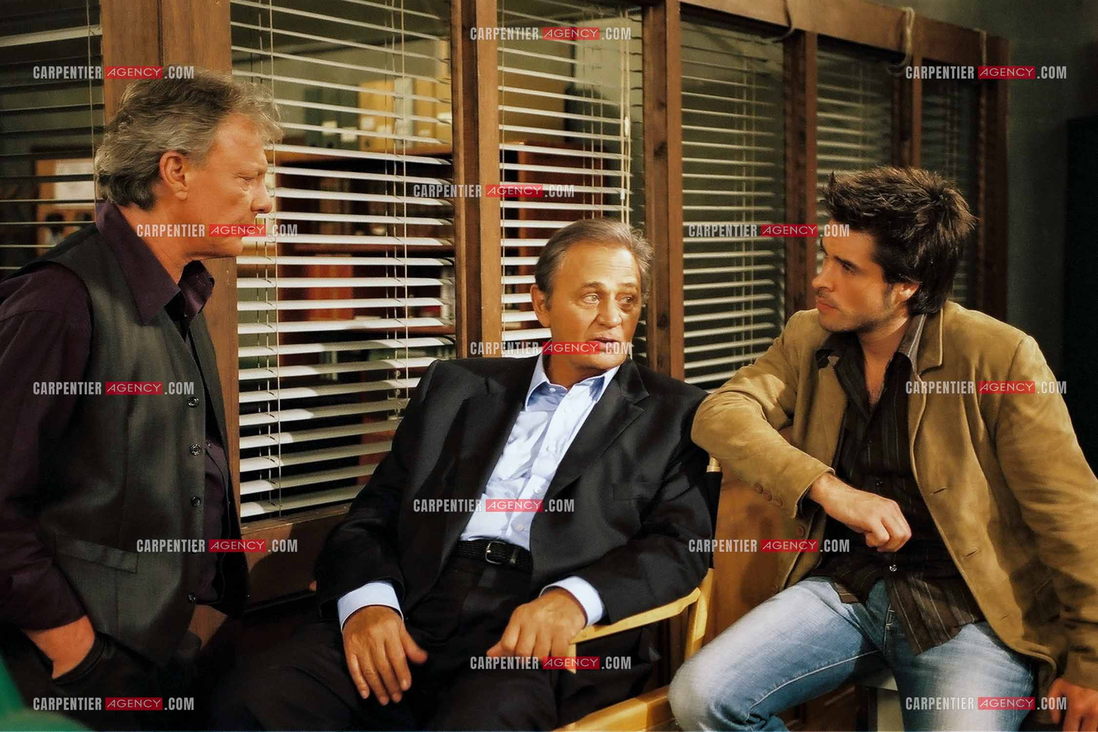 Le chanteur Herbert Léonard lors du tournage d'un épisode de la série Navarro “La mort un dimanche“ en 2006. Herbert Léonard, Roger Hanin et Anthony Dupray.    ( Exclusif )