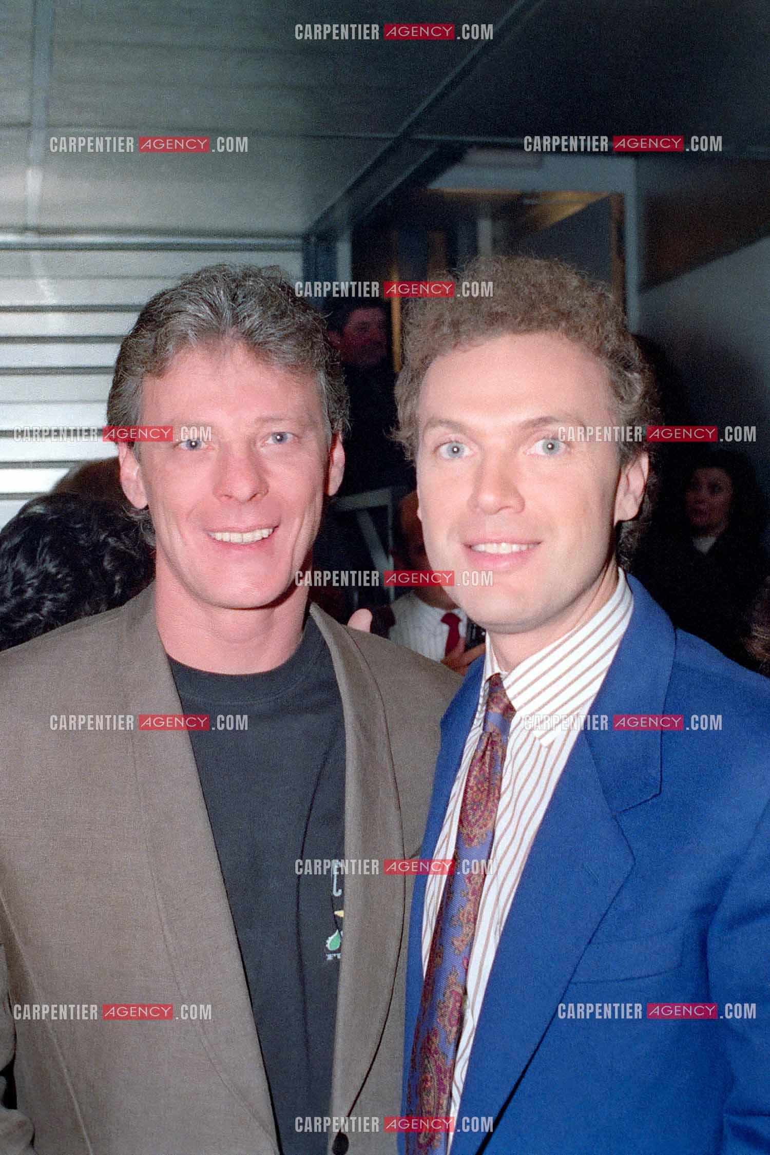 Le chanteur Herbert Léonard invité spécial pour l'émission “ Avis de Recherche “ en 1990. Parmis les invités, son ami Julien Lepers.   ( Exclusif )