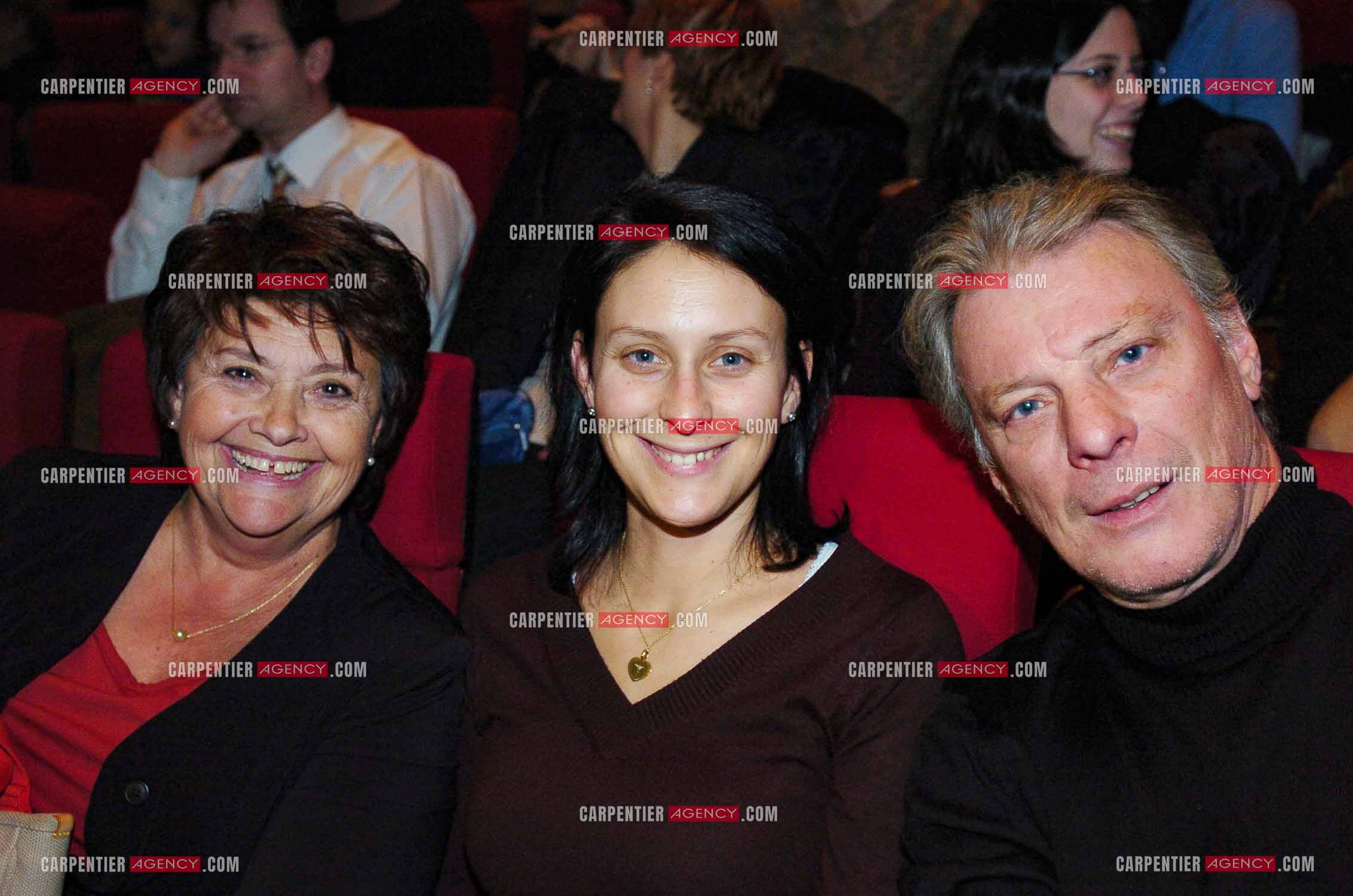 Herbert Leonard accompagné de sa fille Eléa, et son épouse Cléo pour la générale de la comédie musicale Don Juan au Palais des Congrès de Paris.  ( Exclusif )