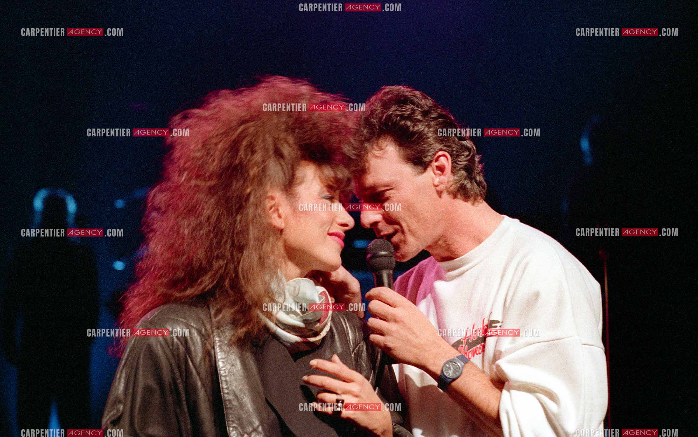 Le chanteur Herbert Léonard et la chanteuse Julie Pietri lors des répétitions à l'Olympia pour leurs duo " Amoureux fou “ en 1987.   ( Exclusif )