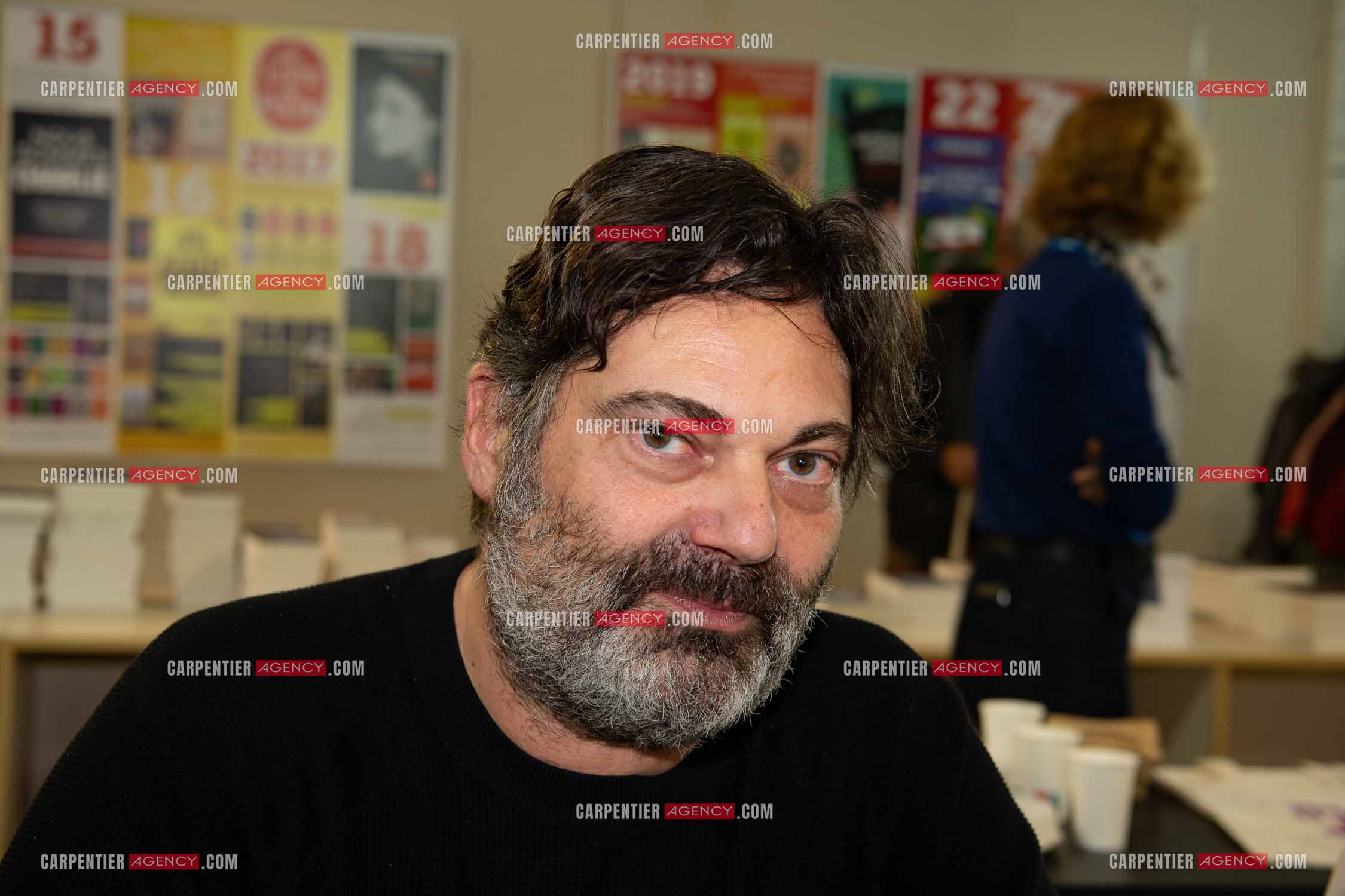 L'auteur Maître Randall Schwerdorffer présente son livre “ ITINÉRAIRE D'UN AVOCAT HORS NORME “ aux éditions Hugo Publishing.        ( Exclusif )