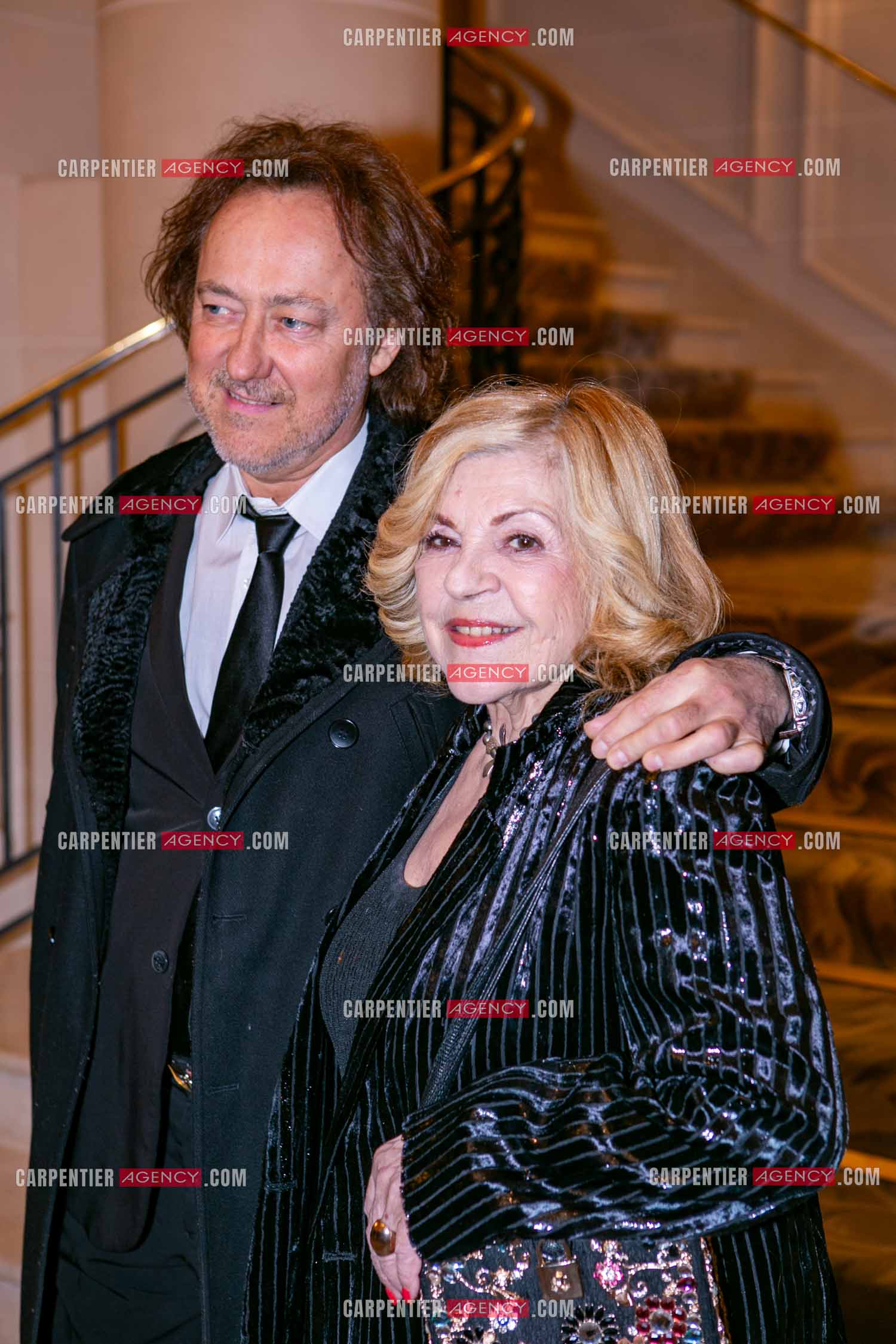 Soirée de Gala des Stéthos d'Or 2025 à l'Hôtel George V à Paris le 24 Mars 2025. La chanteuse Nicoletta et son mari Jean-Cristophe Molinier.