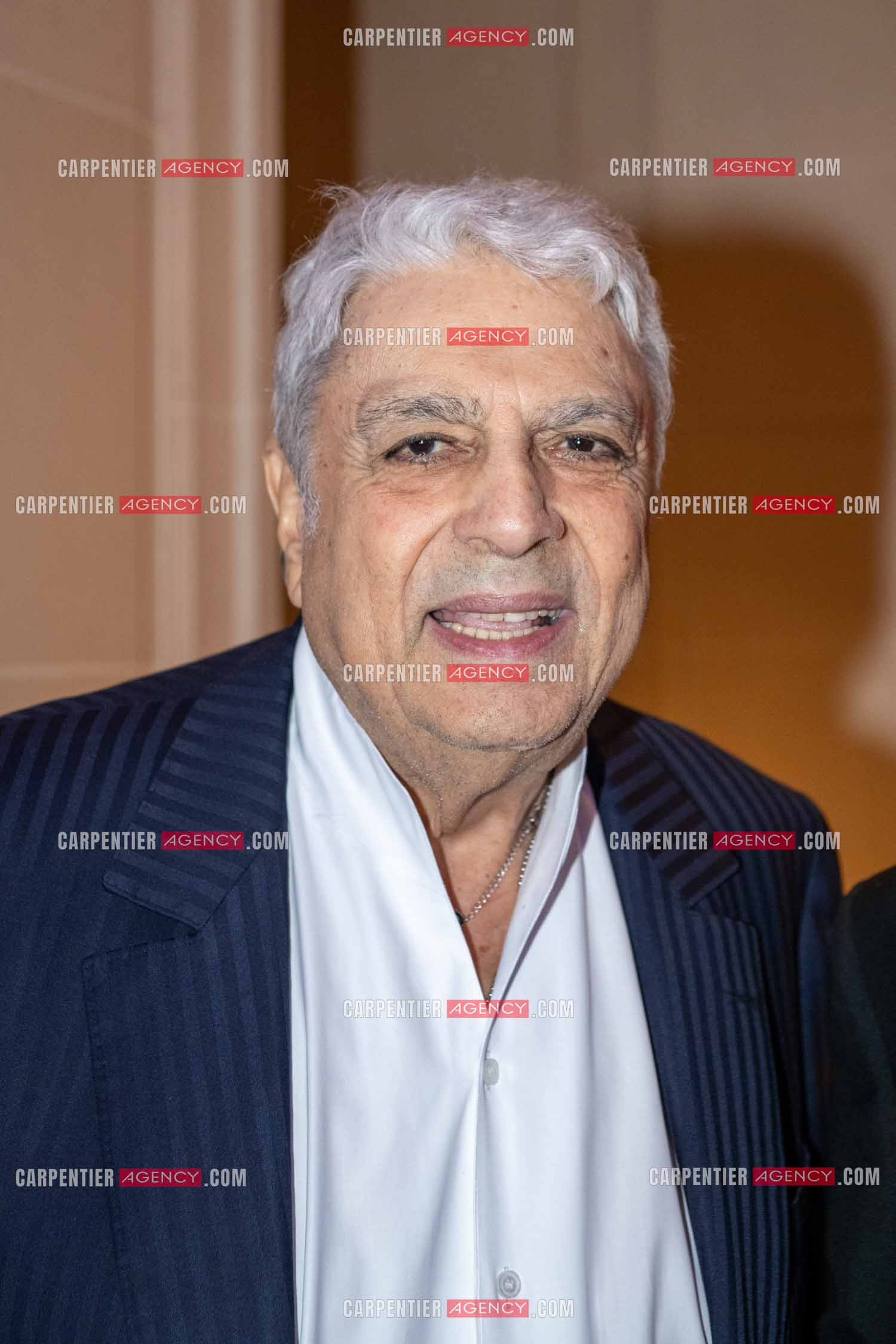 Soirée de Gala des Stéthos d'Or 2024 à l'Hôtel George V à Paris le 18 Mars 2024. Le chanteur Enrico Macias.