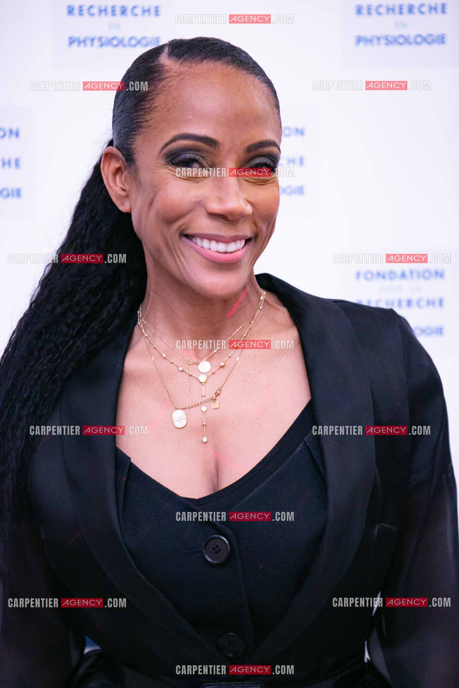 Soirée de Gala des Stéthos d'Or 2025 à l'Hôtel George V à Paris le 24 Mars 2025. L'animatrice Christine Kelly.