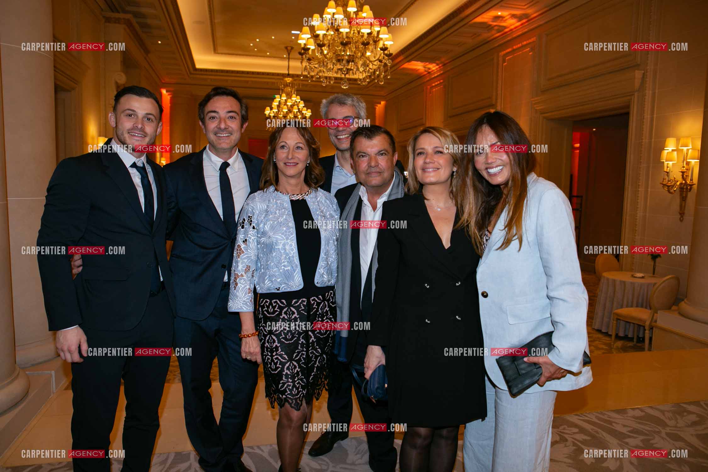 Soirée de Gala des Stéthos d'Or 2025 à l'Hôtel George V à Paris le 24 Mars 2025. Le PDG de C8 Franck Appietto entouré de ses collaborateurs, Ségolène Royal, Pascale de La Tour du Pin et Karine Arsene.