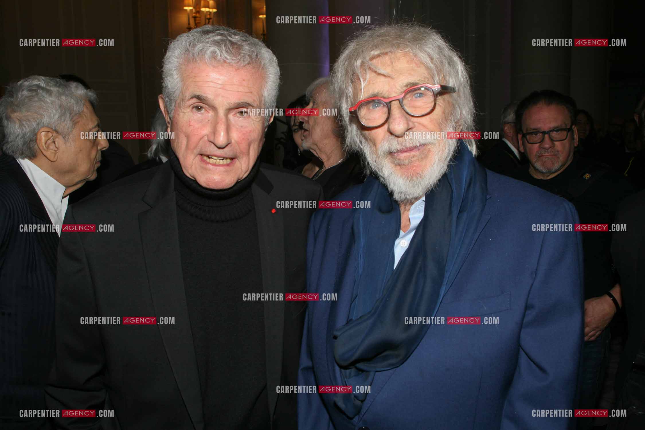 Soirée de Gala des Stéthos d'Or 2024 à l'Hôtel George V à Paris le 18 Mars 2024. Le réalisateur Claude Lelouch et  l'acteur Pierre Richard.