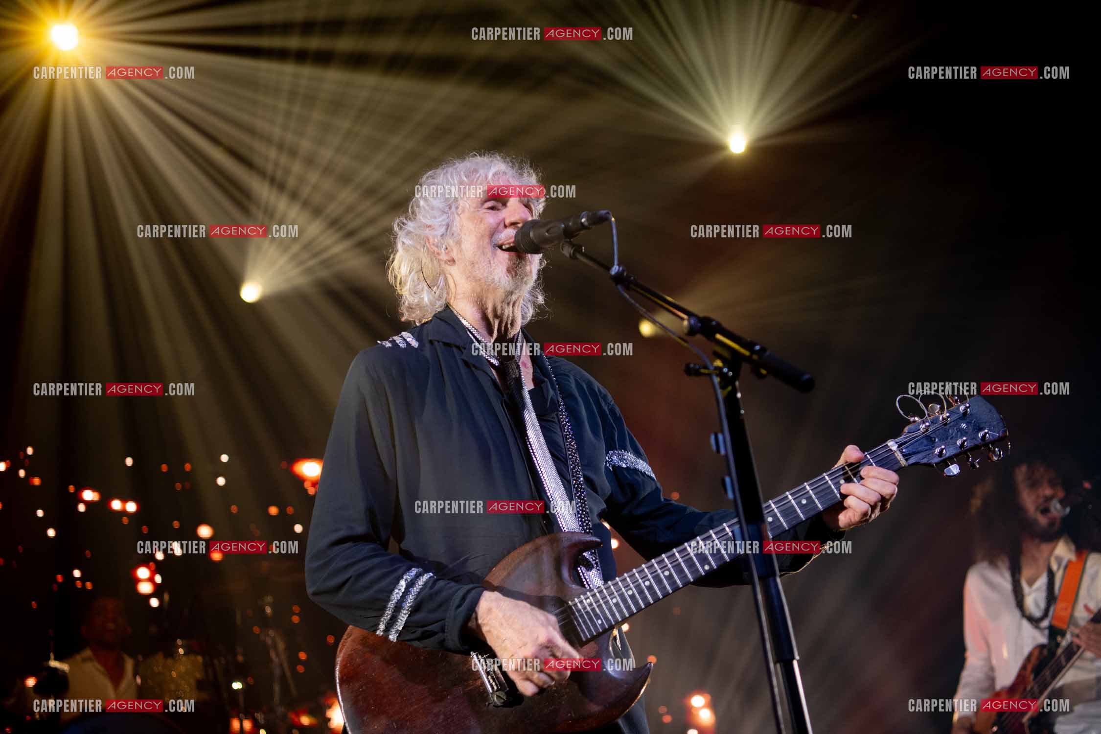 Le chanteur Louis Bertignac en concert au théâtre Galil le 25 Nov 2023.    ( Exclusif )