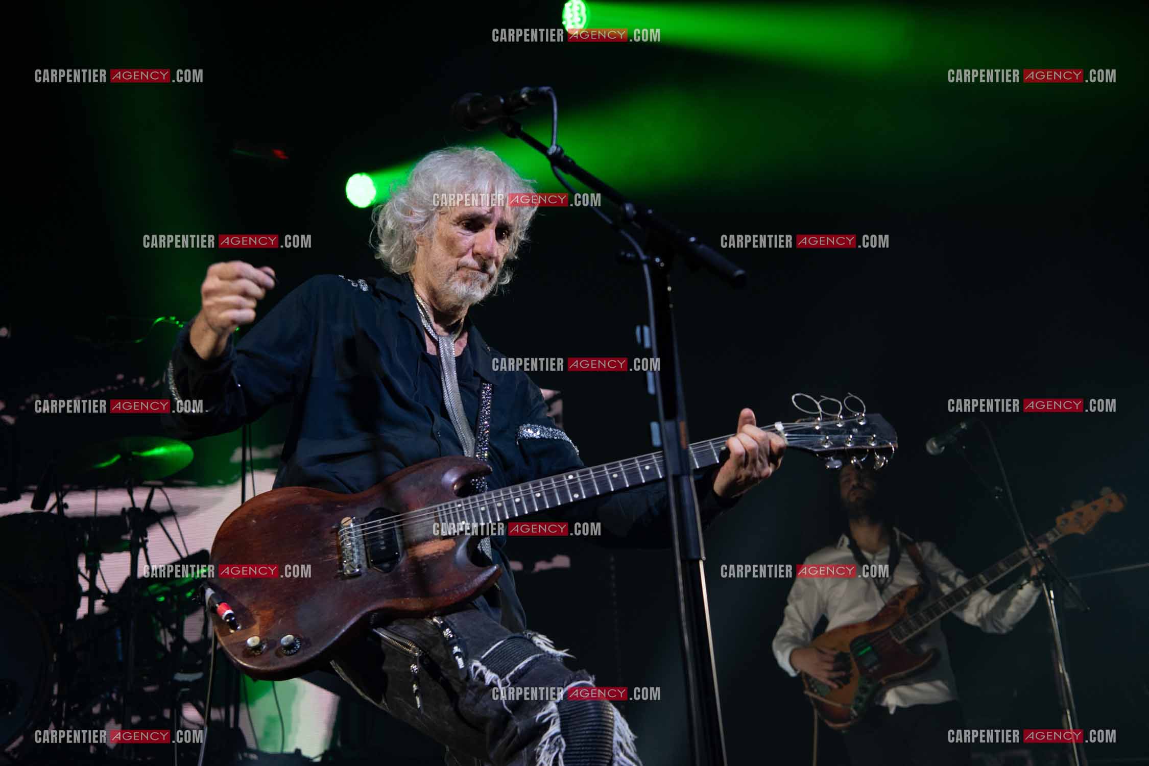 Le chanteur Louis Bertignac en concert au théâtre Galil le 25 Nov 2023.    ( Exclusif )