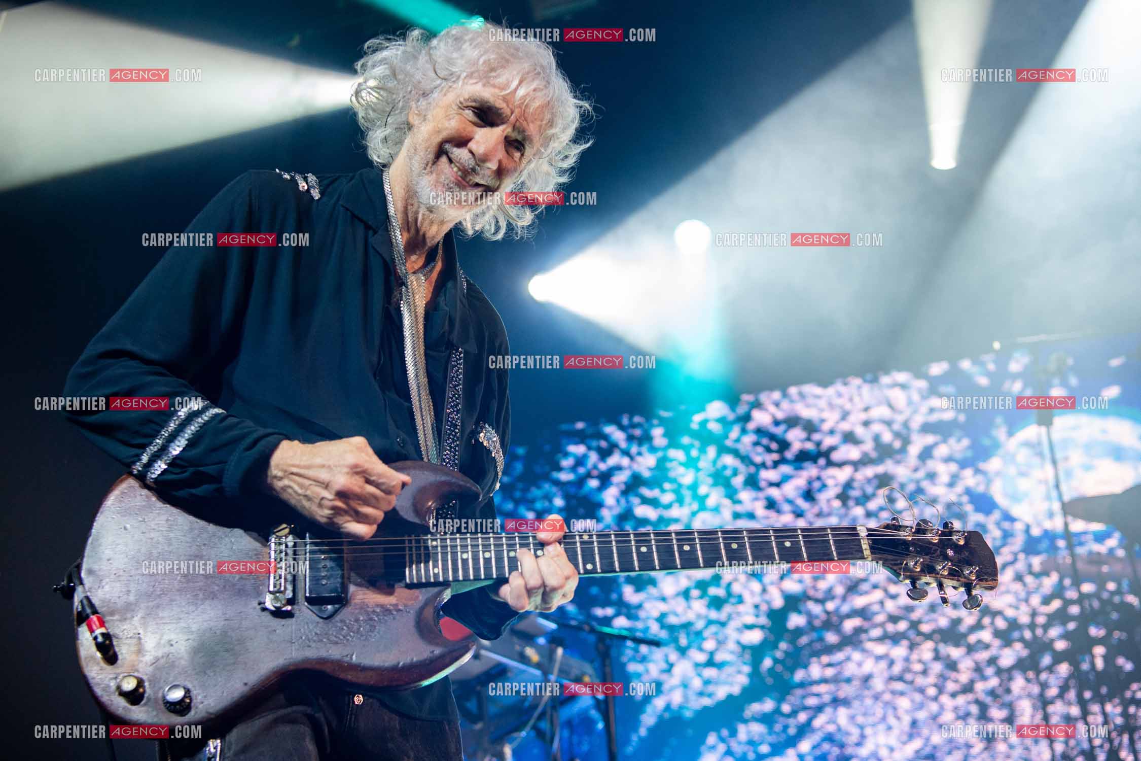 Le chanteur Louis Bertignac en concert au théâtre Galil le 25 Nov 2023.    ( Exclusif )