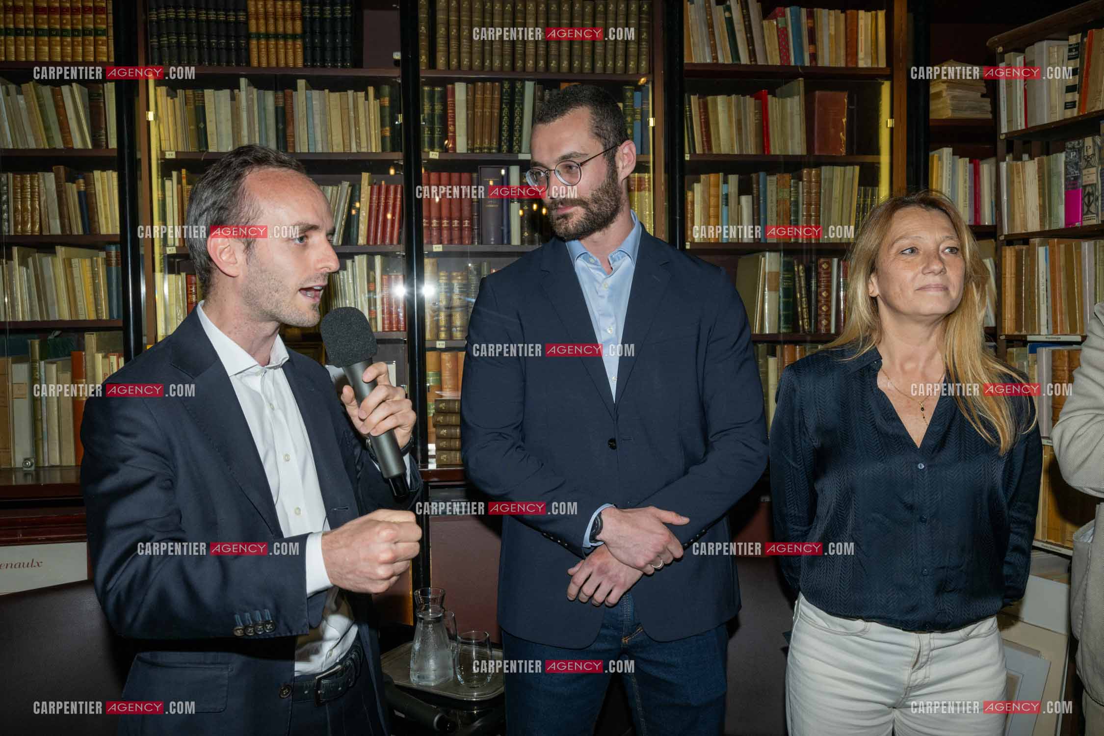 Louis Sarkozy dédicace son livre “NAPOLÉON BONAPARTE L'empire des livres“ aux éditions Passés/Composés à la librairie des Arcenaulx à Marseille. Aux côtés de Louis Sarkozy, Ludovic perney et Sabine bernarcosni. ( Exclusif )