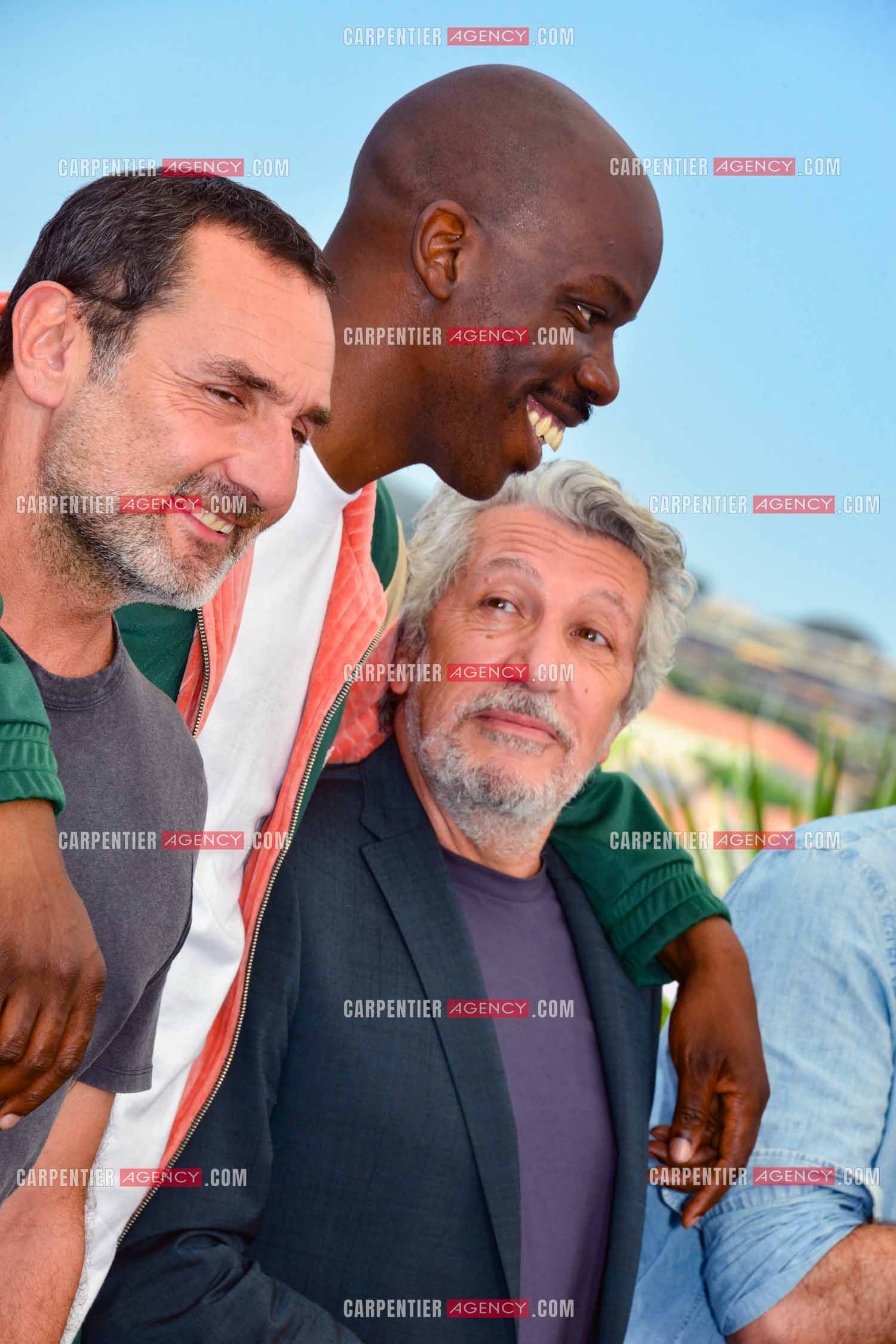 Festival de Cannes 2022. 75e édition, du 17 au 28 mai 2022 au Palais des festivals à Cannes. Les acteurs Gilles Lellouche, Jean-Pascal Zadi et Alain Chabat assistent au photocall pour la projection du film “ Les causes de la Toux “.