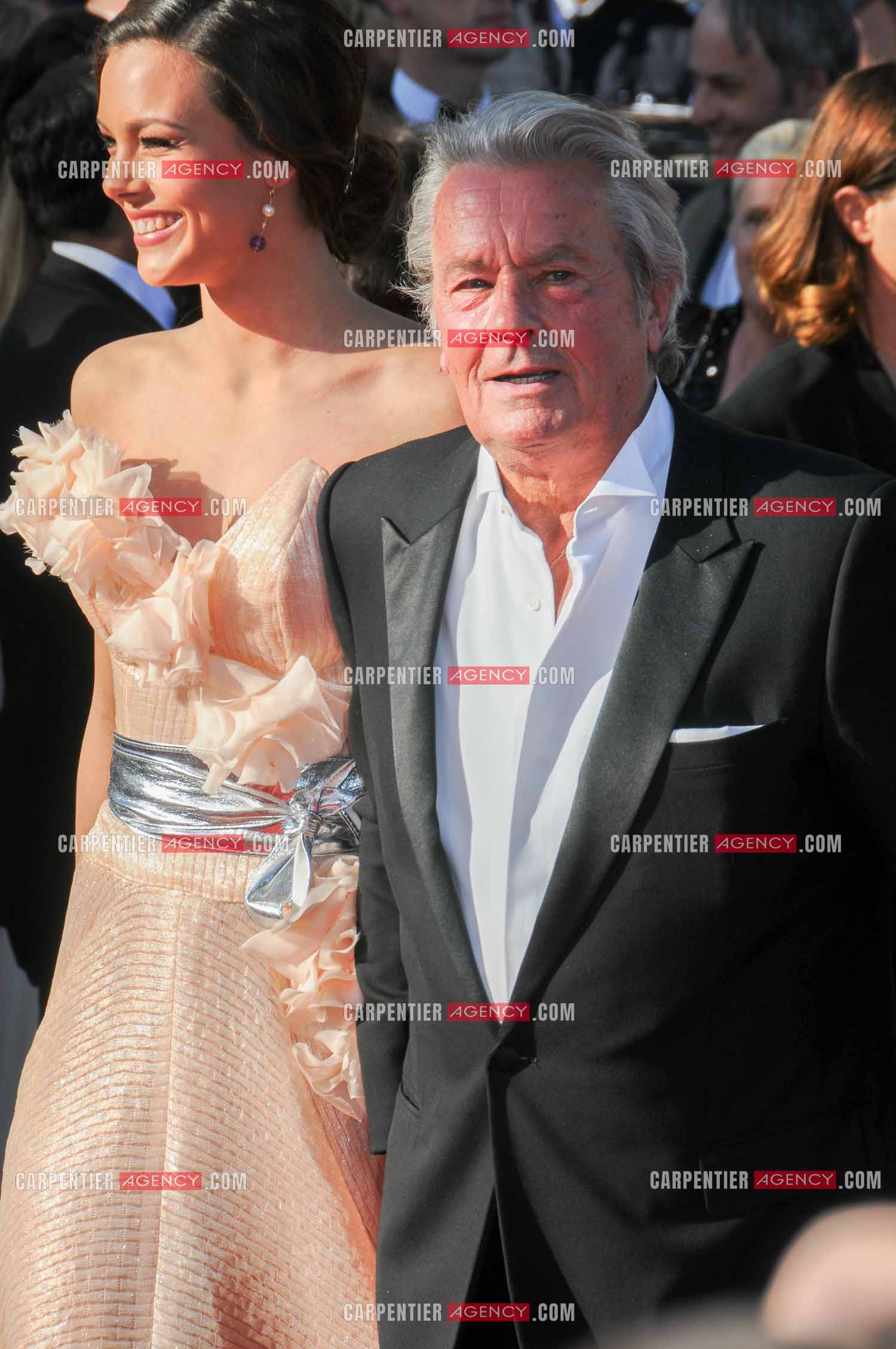 l'acteur français Alain Delon et Marine Lorphelin assistent à la première et à la cérémonie de clôture du film “ Zulu “ lors du 66e Festival de Cannes 2013.