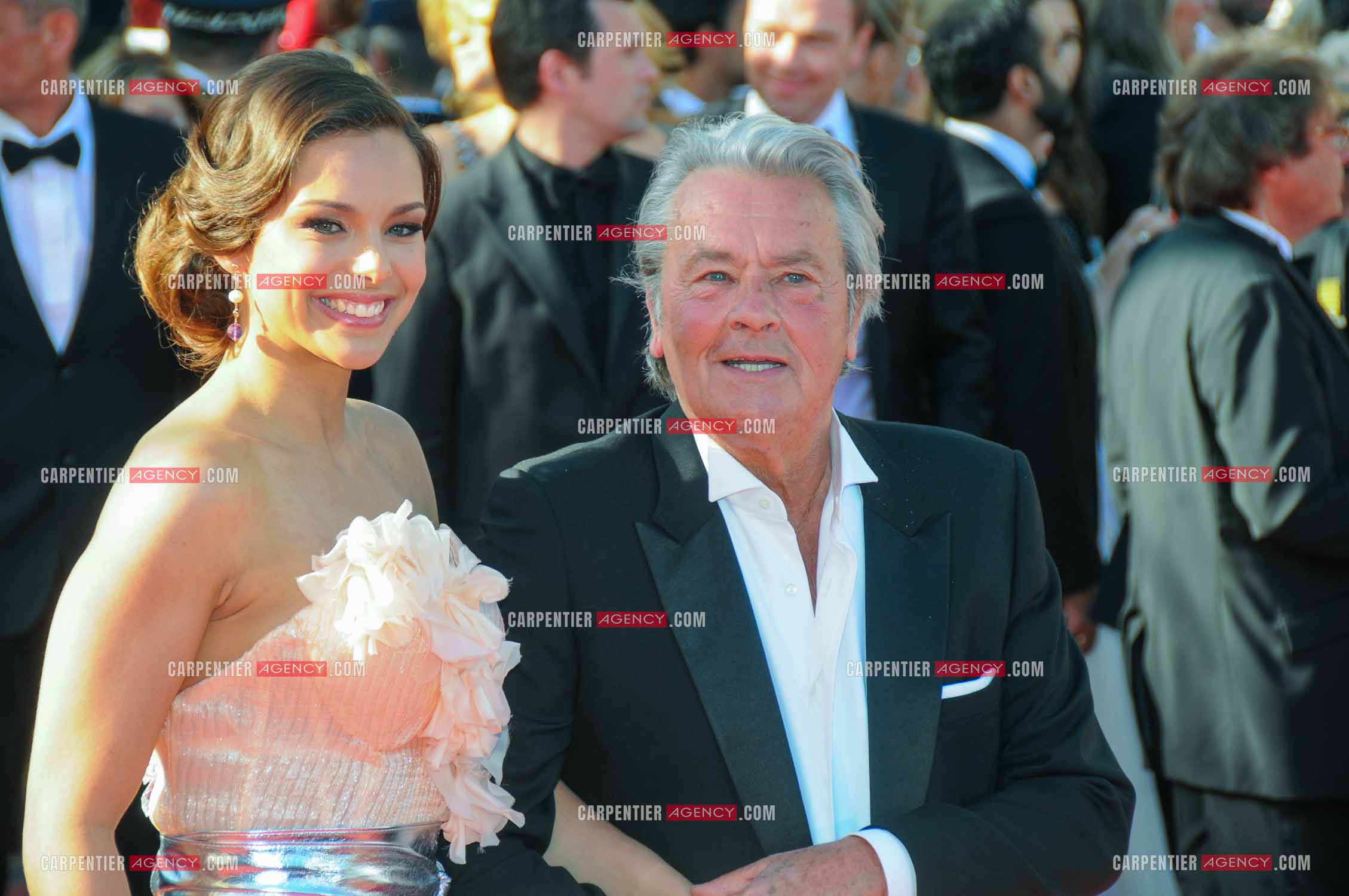 l'acteur français Alain Delon et Marine Lorphelin assistent à la première et à la cérémonie de clôture du film “ Zulu “ lors du 66e Festival de Cannes 2013.