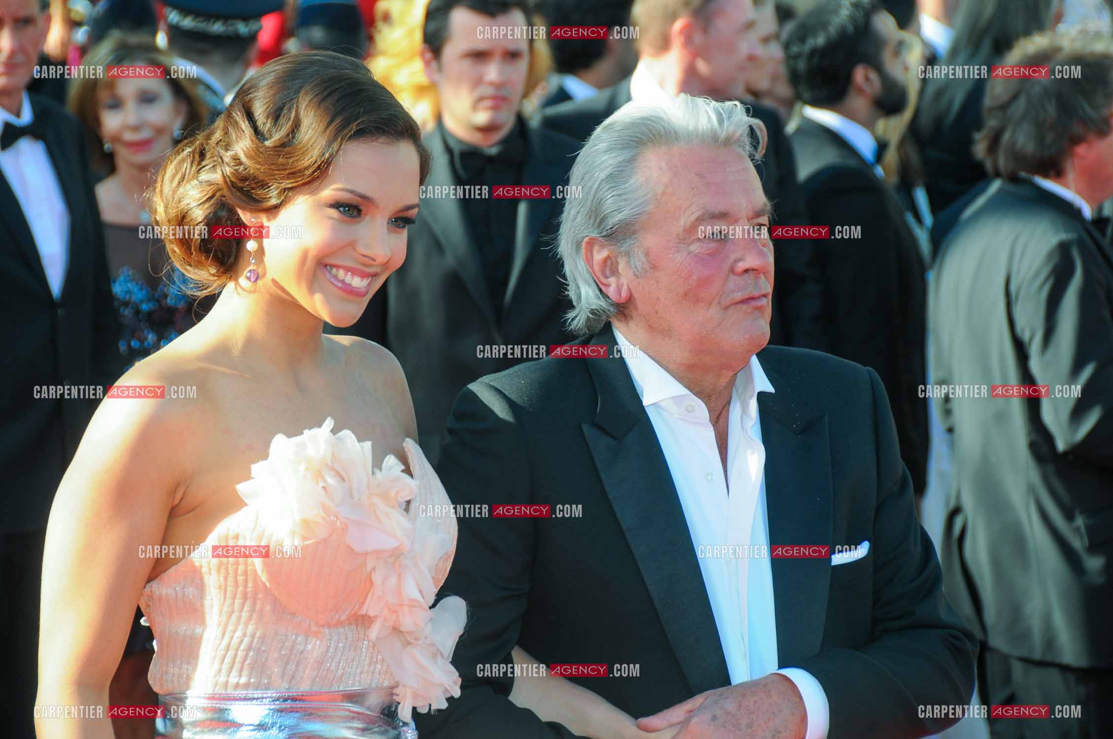 l'acteur français Alain Delon et Marine Lorphelin assistent à la première et à la cérémonie de clôture du film “ Zulu “ lors du 66e Festival de Cannes 2013.