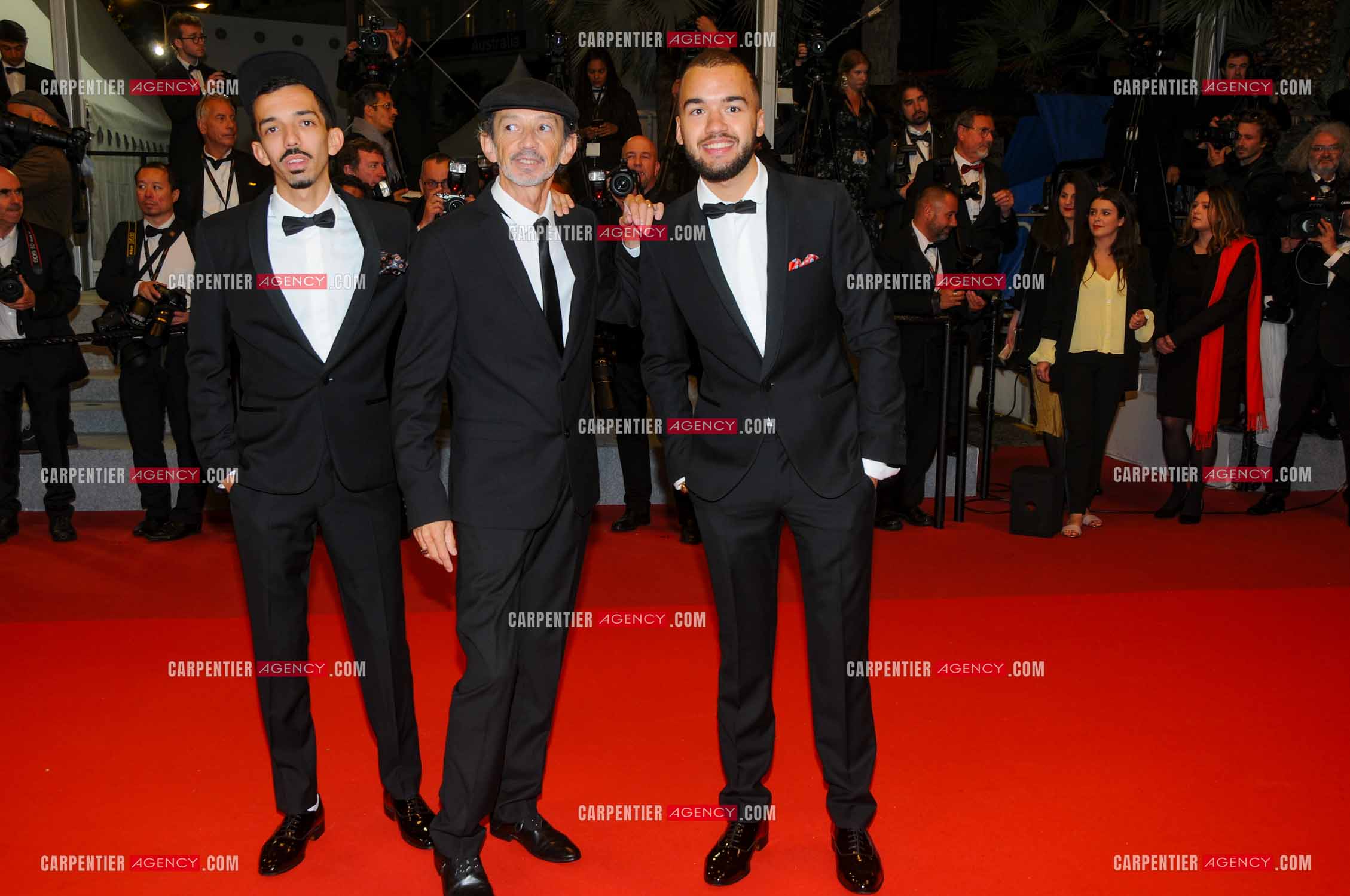 Les deux rappeurs Bigflo & Oli accompagnés de leur père Fabian Ordonez lors du 72ème festival de Cannes en 2019.