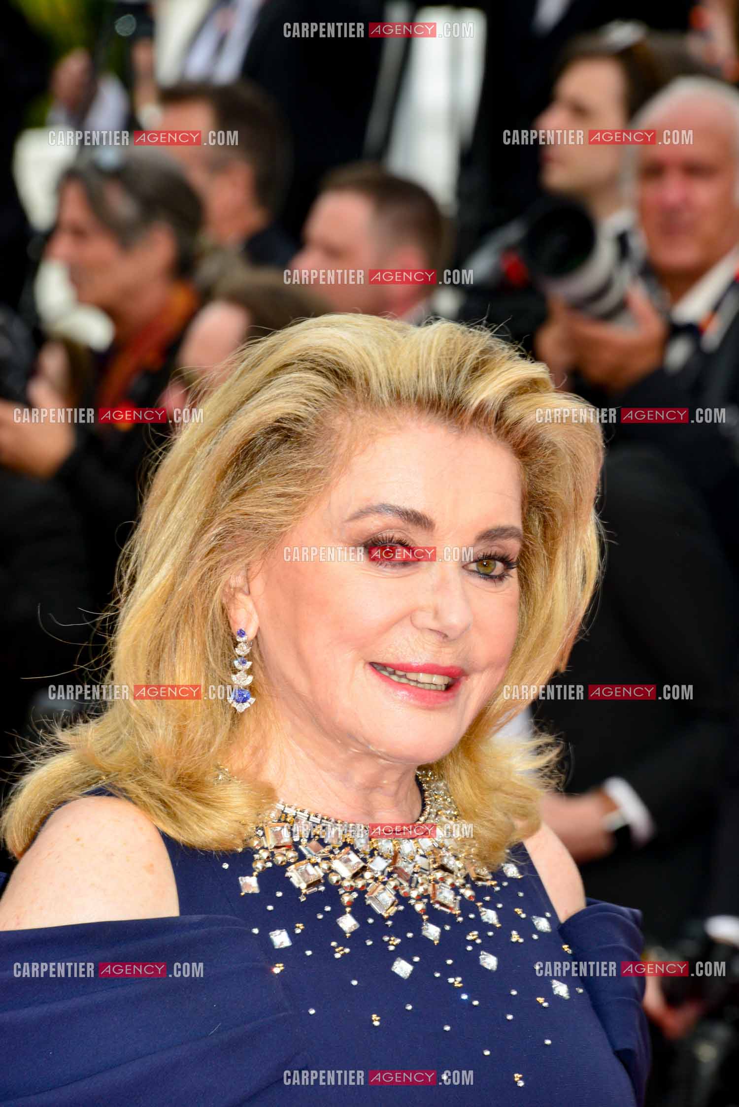 Festival de Cannes 2023. 76e édition, du 16 au 27 mai 2023 au Palais des festivals, à Cannes. L'actrice Catherine Deneuve assiste à la cérémonie d'ouverture et à la projection du film “ Jeanne du Barry “.