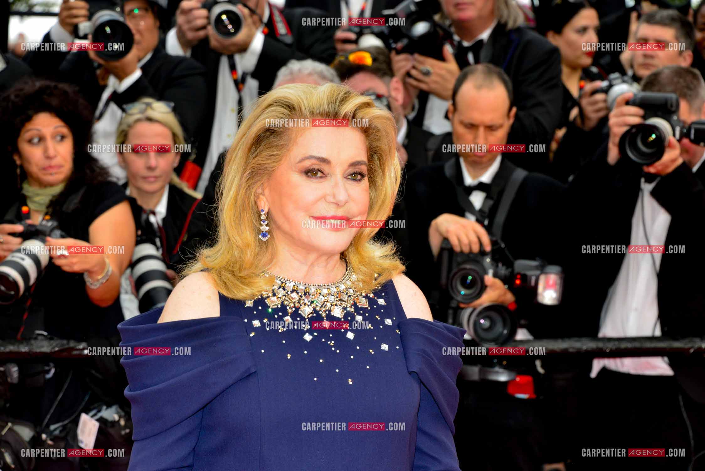 Festival de Cannes 2023. 76e édition, du 16 au 27 mai 2023 au Palais des festivals, à Cannes. L'actrice Catherine Deneuve assiste à la cérémonie d'ouverture et à la projection du film “ Jeanne du Barry “.