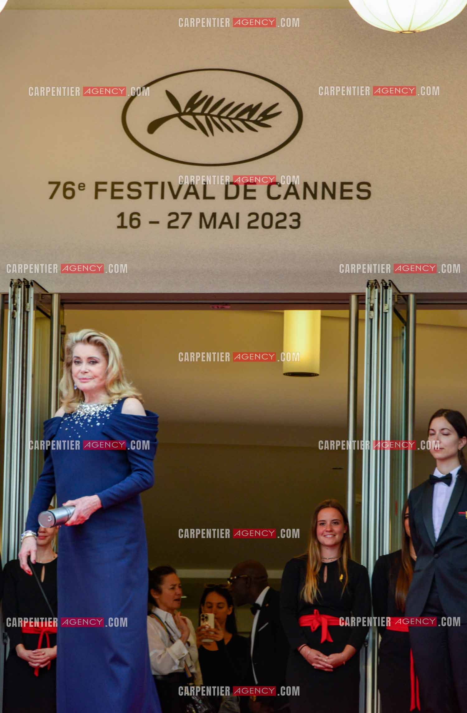 Festival de Cannes 2023. 76e édition, du 16 au 27 mai 2023 au Palais des festivals, à Cannes. L'actrice Catherine Deneuve assiste à la cérémonie d'ouverture et à la projection du film “ Jeanne du Barry “.