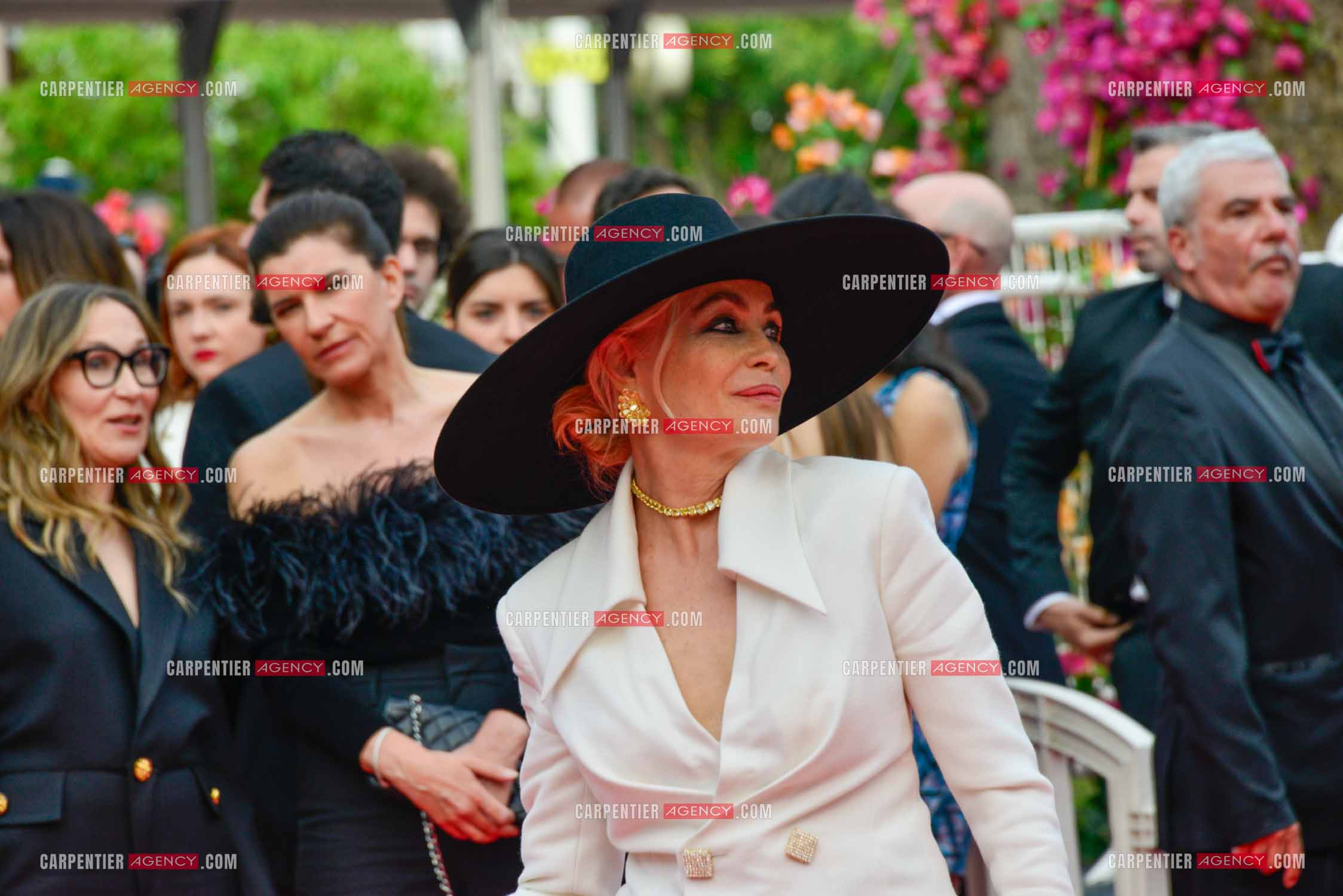 Festival de Cannes 2023. 76e édition, du 16 au 27 mai 2023 au Palais des festivals, à Cannes. L'actrice Emmanuelle beart assiste à la cérémonie d'ouverture et à la projection du film “ Jeanne du Barry “.