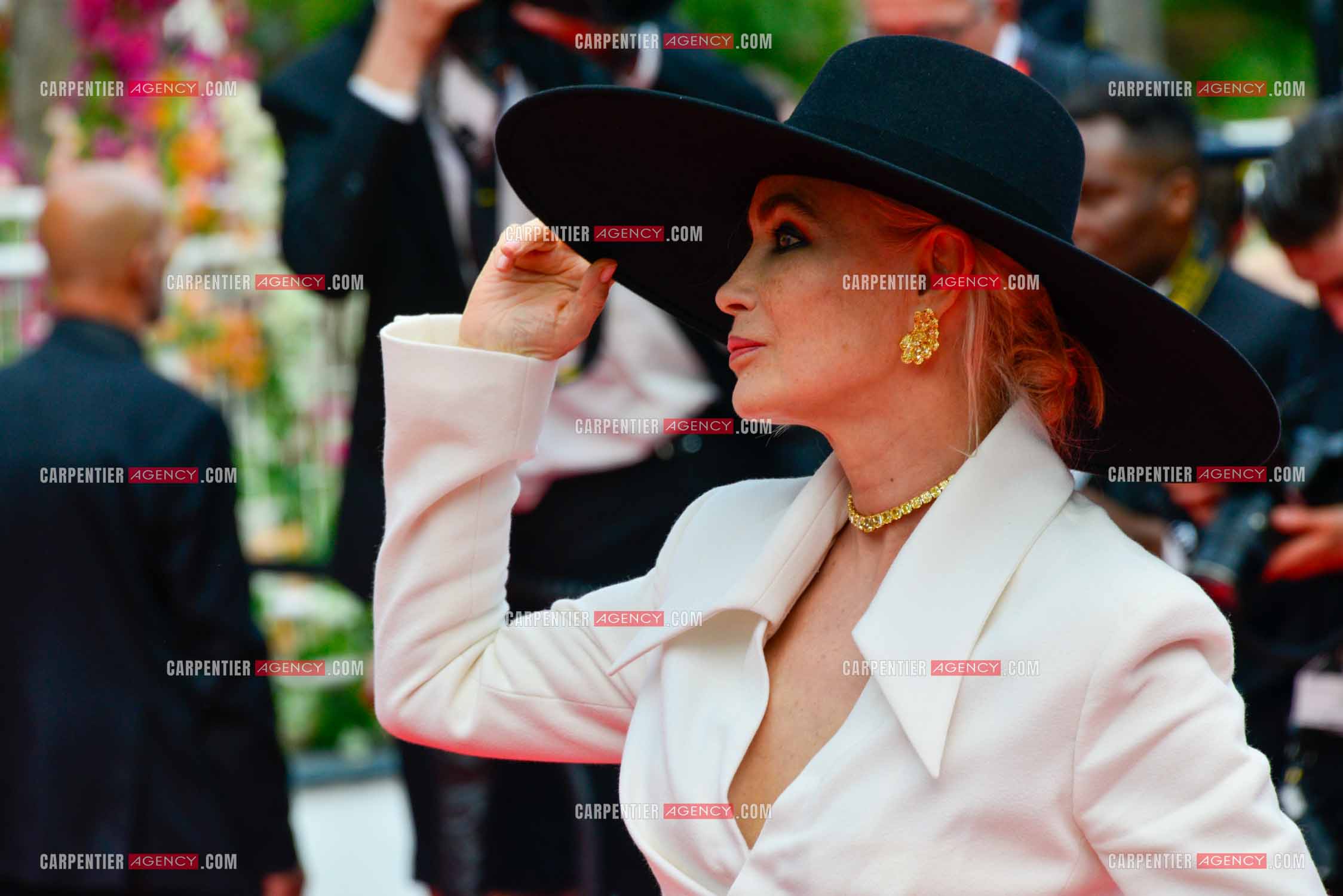 Festival de Cannes 2023. 76e édition, du 16 au 27 mai 2023 au Palais des festivals, à Cannes. L'actrice Emmanuelle beart assiste à la cérémonie d'ouverture et à la projection du film “ Jeanne du Barry “.
