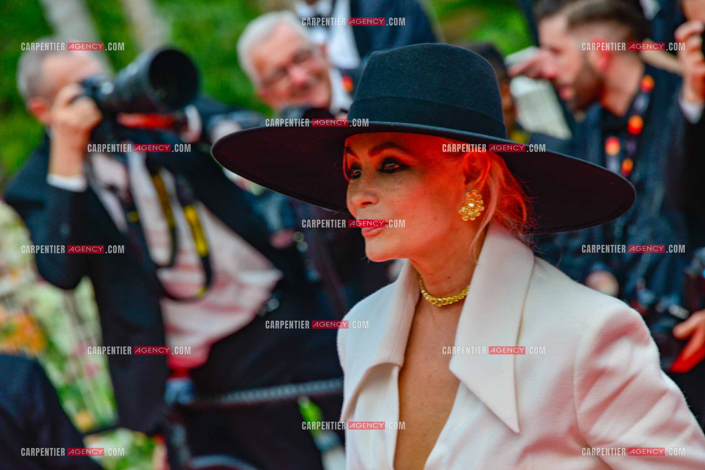 Festival de Cannes 2023. 76e édition, du 16 au 27 mai 2023 au Palais des festivals, à Cannes. L'actrice Emmanuelle beart assiste à la cérémonie d'ouverture et à la projection du film “ Jeanne du Barry “.