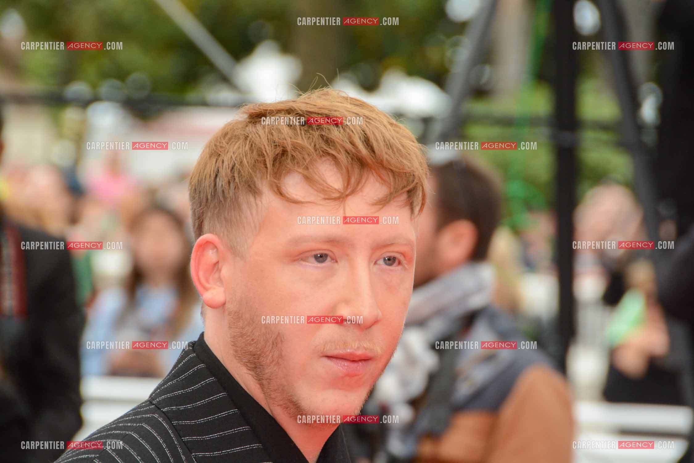Festival de Cannes 2024. 77e édition du 14 au 25 Mai 2024. Le chanteur Eddy de Pretto - Montée des marches du film “ Diamant Brut “.