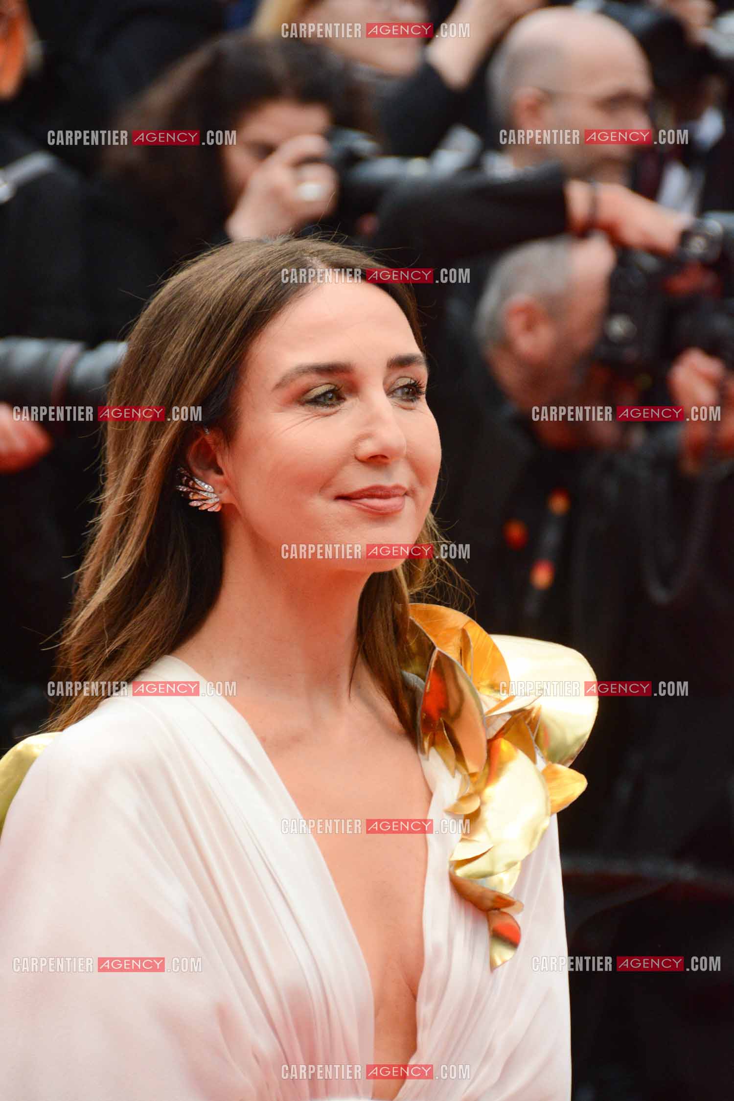 Festival de Cannes 2024. 77e édition du 14 au 25 Mai 2024. L'actrice française Elsa Zylberstein - Montée des marches du film “ Furiosa : Une saga de “ MAD MAX “.