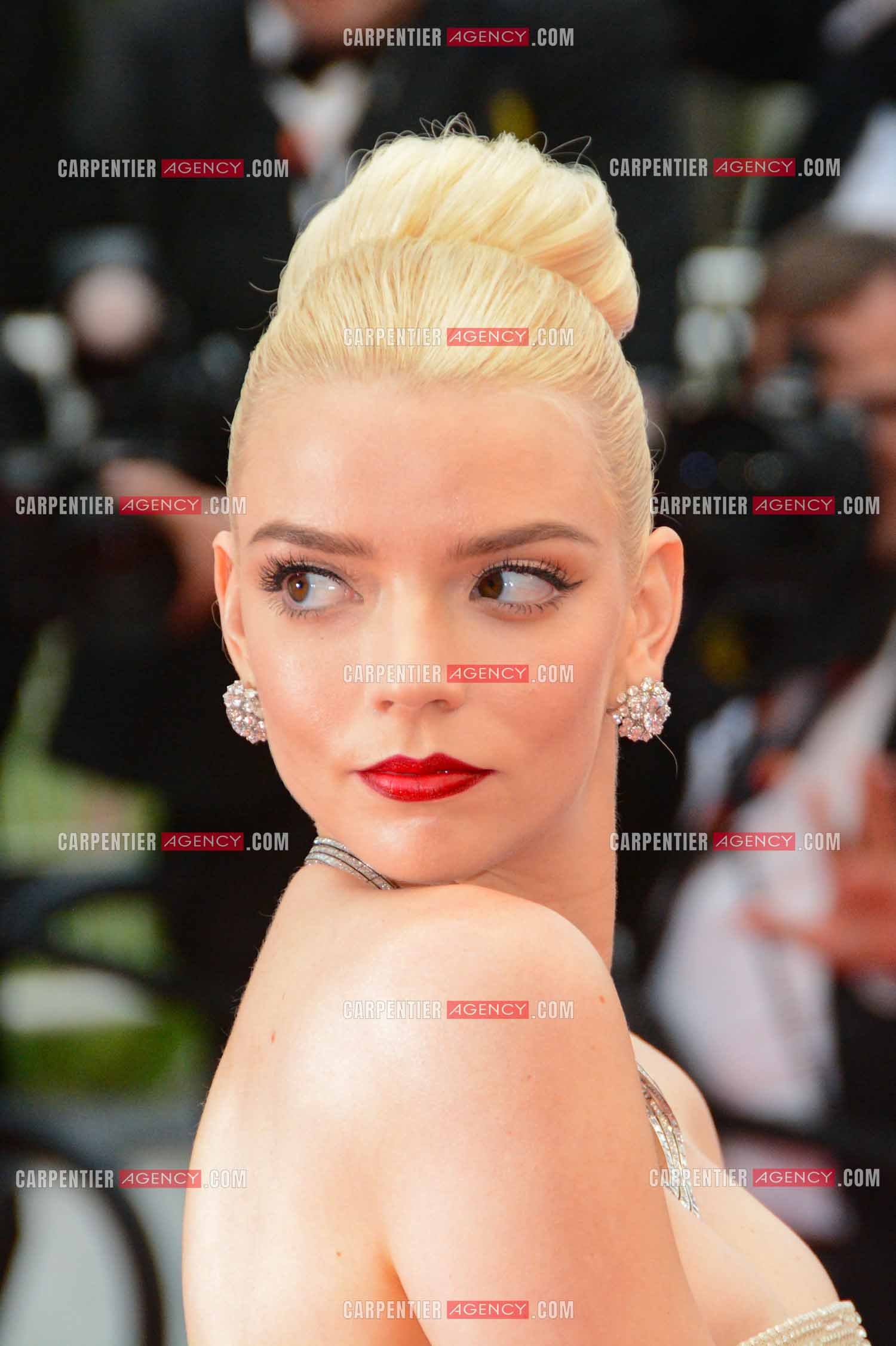 Festival de Cannes 2024. 77e édition du 14 au 25 Mai 2024. L'actrice américaine Anya Taylor-Joy - Montée des marches “ FURIOSA “. Une saga de “ MAD MAX “.