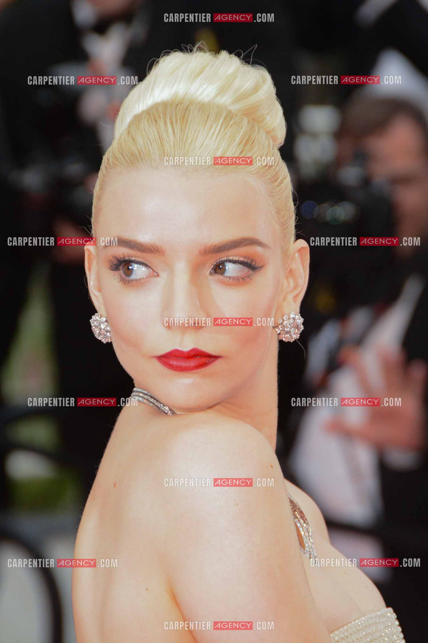 Festival de Cannes 2024. 77e édition du 14 au 25 Mai 2024. L'actrice américaine Anya Taylor-Joy - Montée des marches “ FURIOSA “. Une saga de “ MAD MAX “.