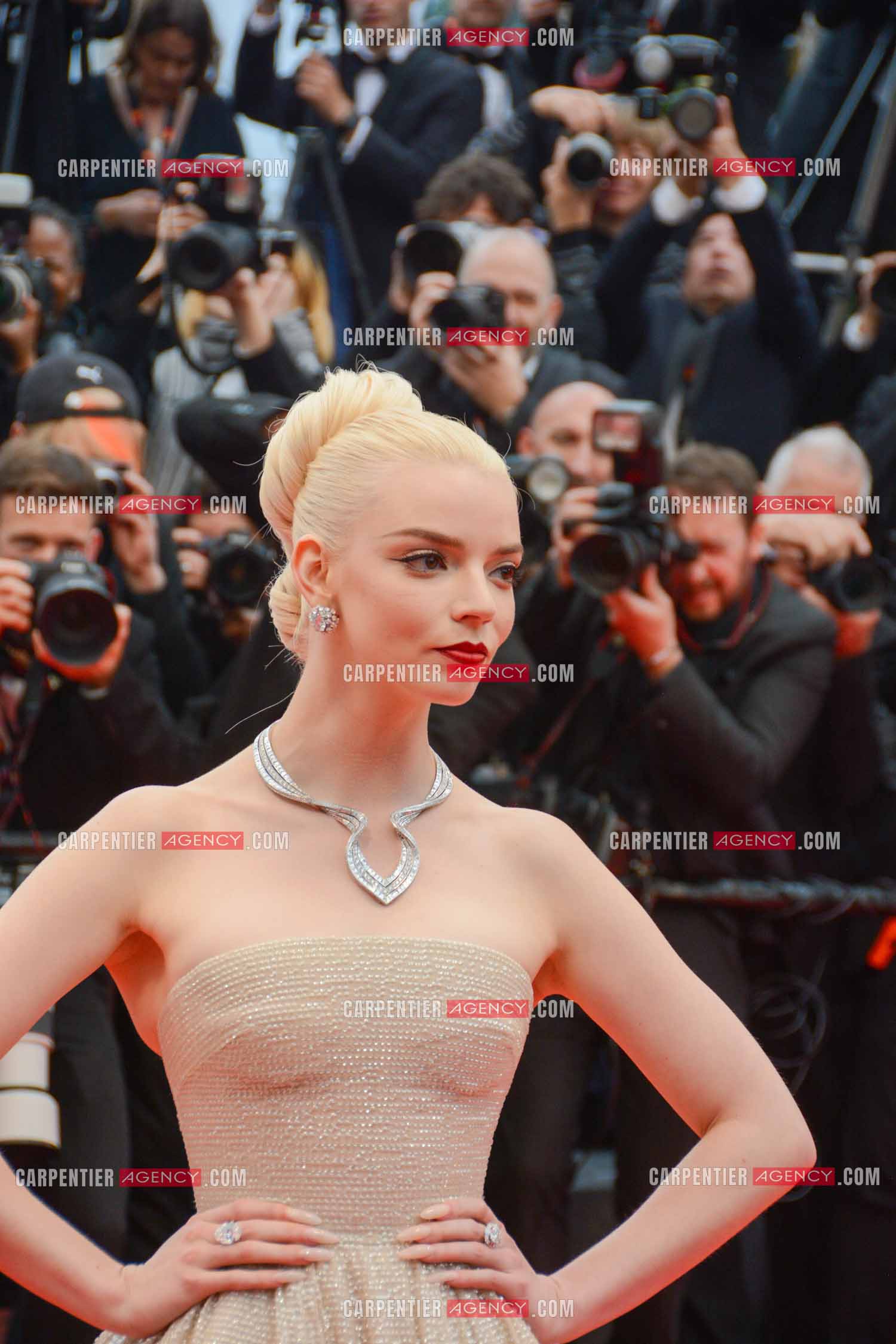 Festival de Cannes 2024. 77e édition du 14 au 25 Mai 2024. L'actrice américaine Anya Taylor-Joy - Montée des marches “ FURIOSA “. Une saga de “ MAD MAX “.