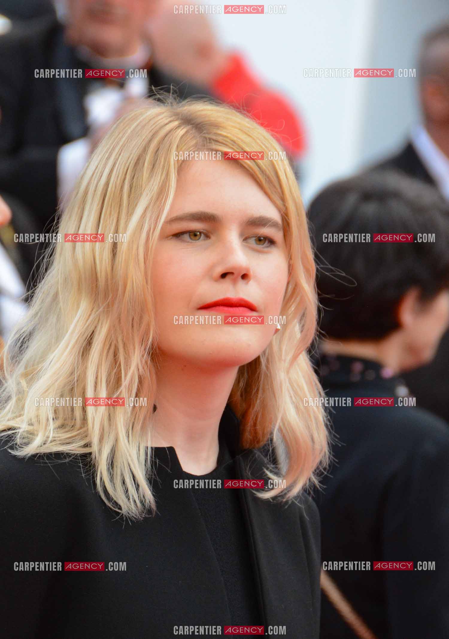 Festival de Cannes 2024. 77e édition du 14 au 25 Mai 2024. Montée des marches du film “ Megalopolis “. L'actrice Zaho de Sagazan.