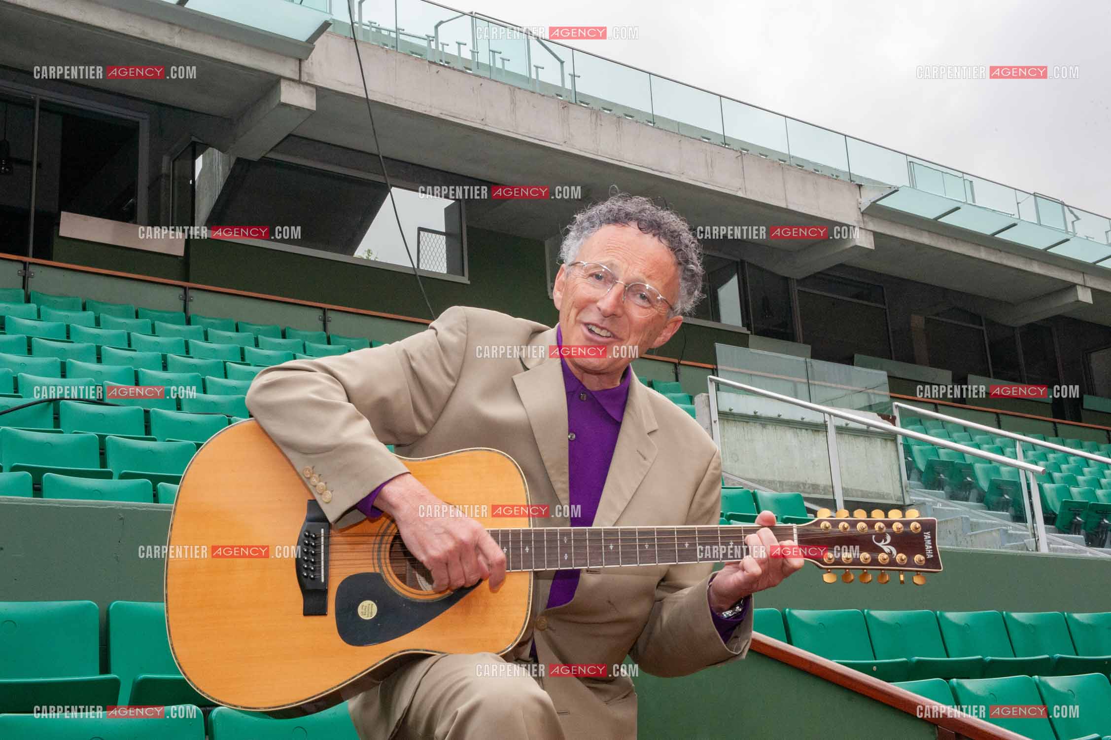 Le journaliste Nelson Monfort à Roland-Garros.  ( Exclusif )