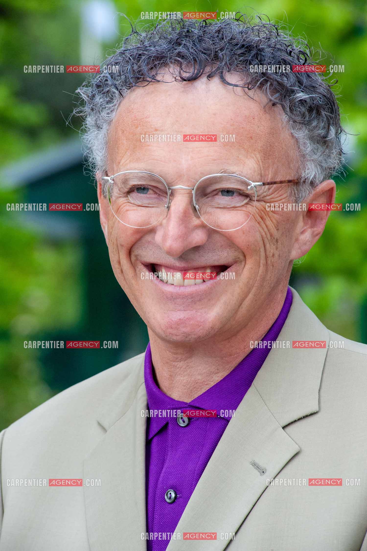 Le journaliste Nelson Monfort à Roland-Garros.  ( Exclusif )