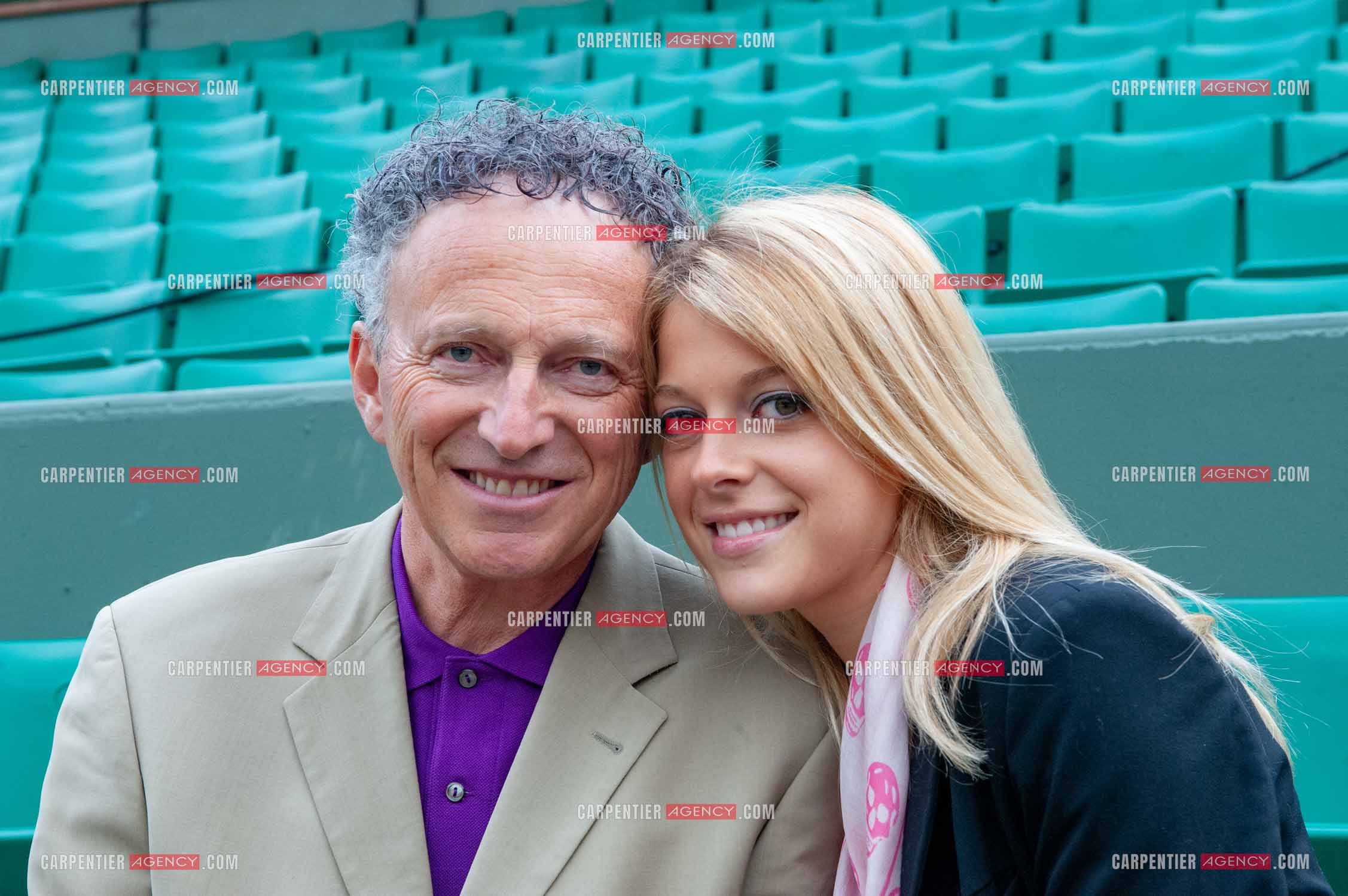 Le journaliste Nelson Monfort à Roland-Garros. Nelson et sa fille Victoria. ( Exclusif )