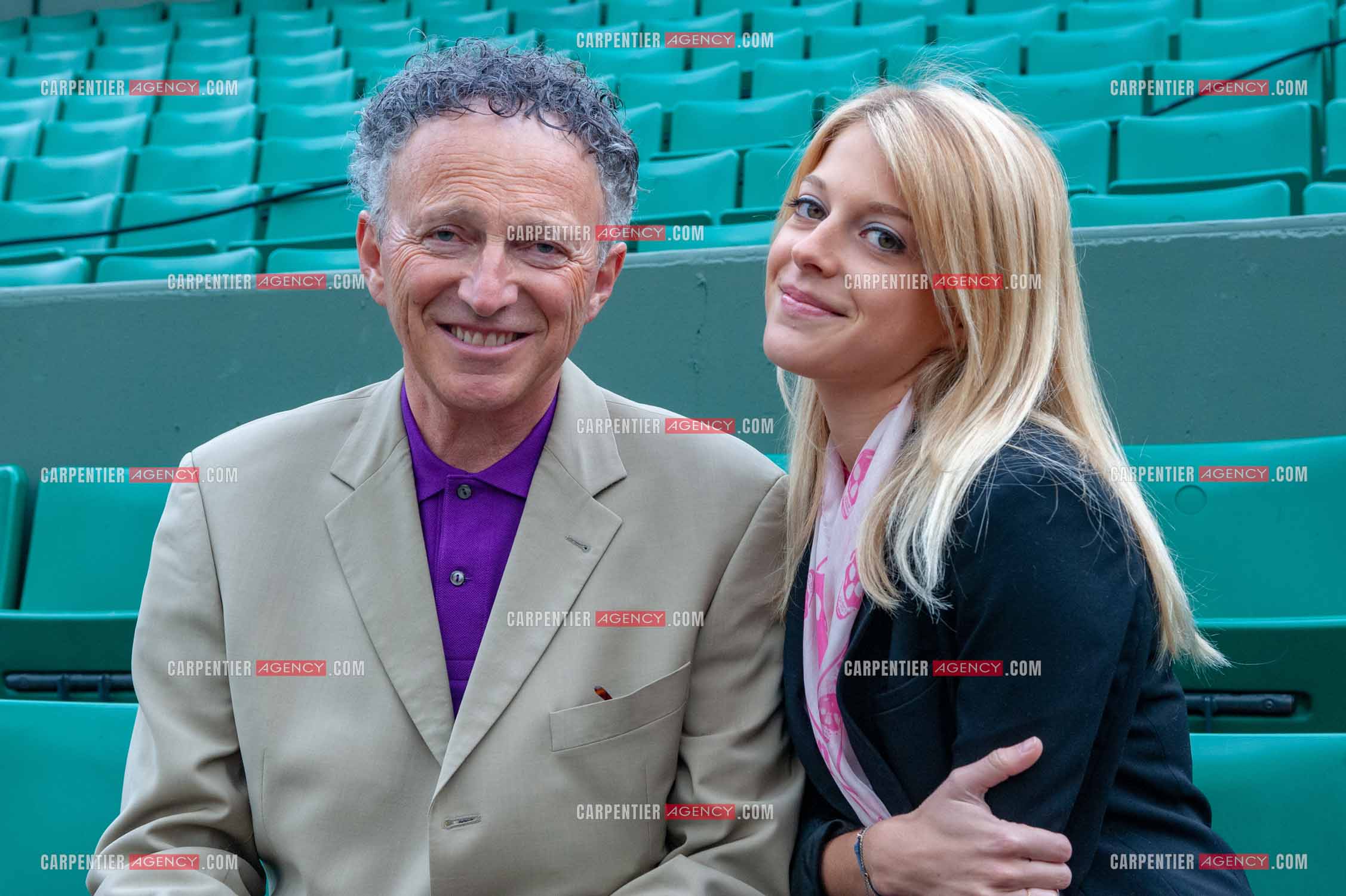 Le journaliste Nelson Monfort à Roland-Garros. Nelson et sa fille Victoria. ( Exclusif )