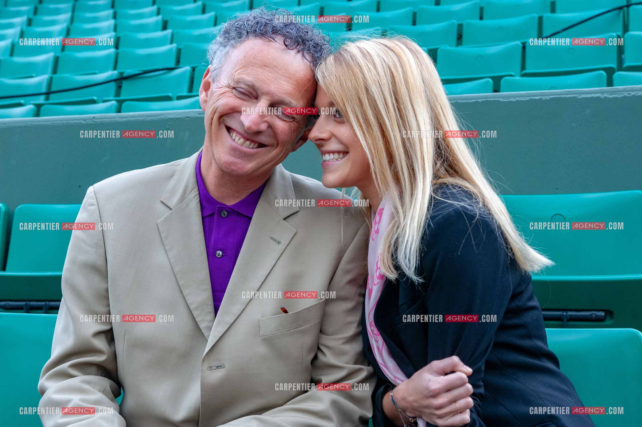 Le journaliste Nelson Monfort à Roland-Garros. Nelson et sa fille Victoria. ( Exclusif )