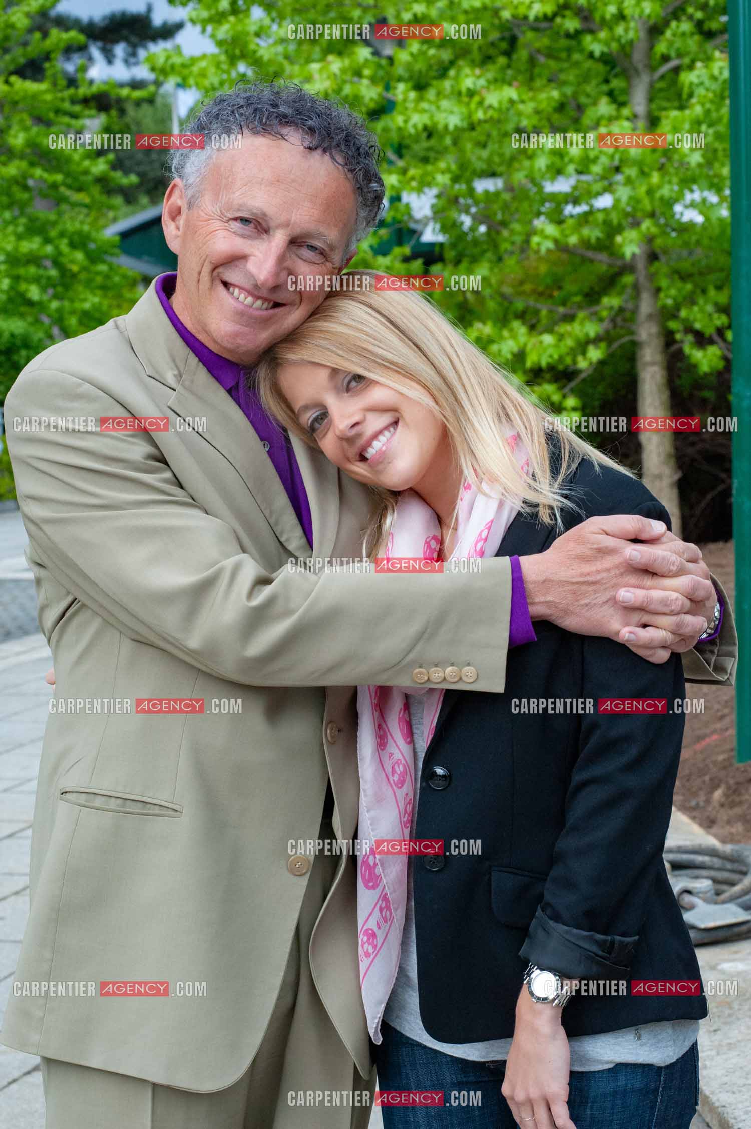 Le journaliste Nelson Monfort à Roland-Garros. Nelson et sa fille Victoria. ( Exclusif )  Photos complémentaires sur le site www.carpentieragency.com