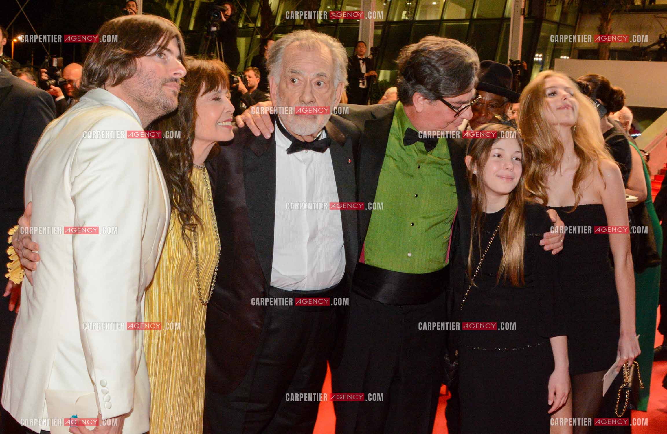 Festival de Cannes 2024. 77e édition du 14 au 25 Mai 2024. Francis Ford Coppola, entouré de sa famille, Roman Coppola, Romy Croquet Mars, Robert Coppola Schwartzman, et de la productrice Talia Shire pour la projection du film “ Megalopolis “.