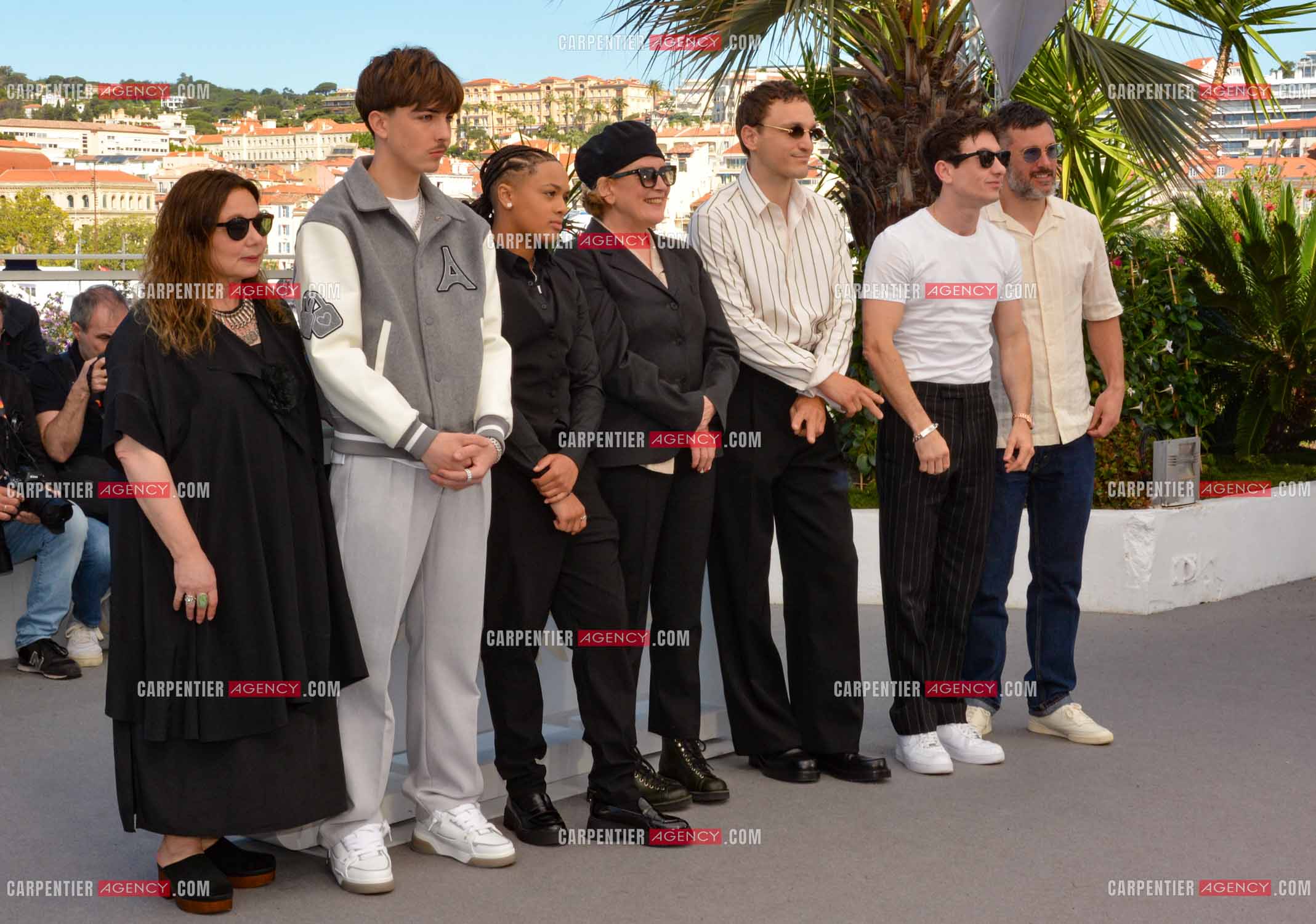 Festival de Cannes 2024. 77e édition du 14 au 25 Mai 2024. Photocall du film "Bird". Tessa Ross, Jason Buda, Nykiya Adams, Andrea Arnold, Franz Rogowski et Barry Keoghan.