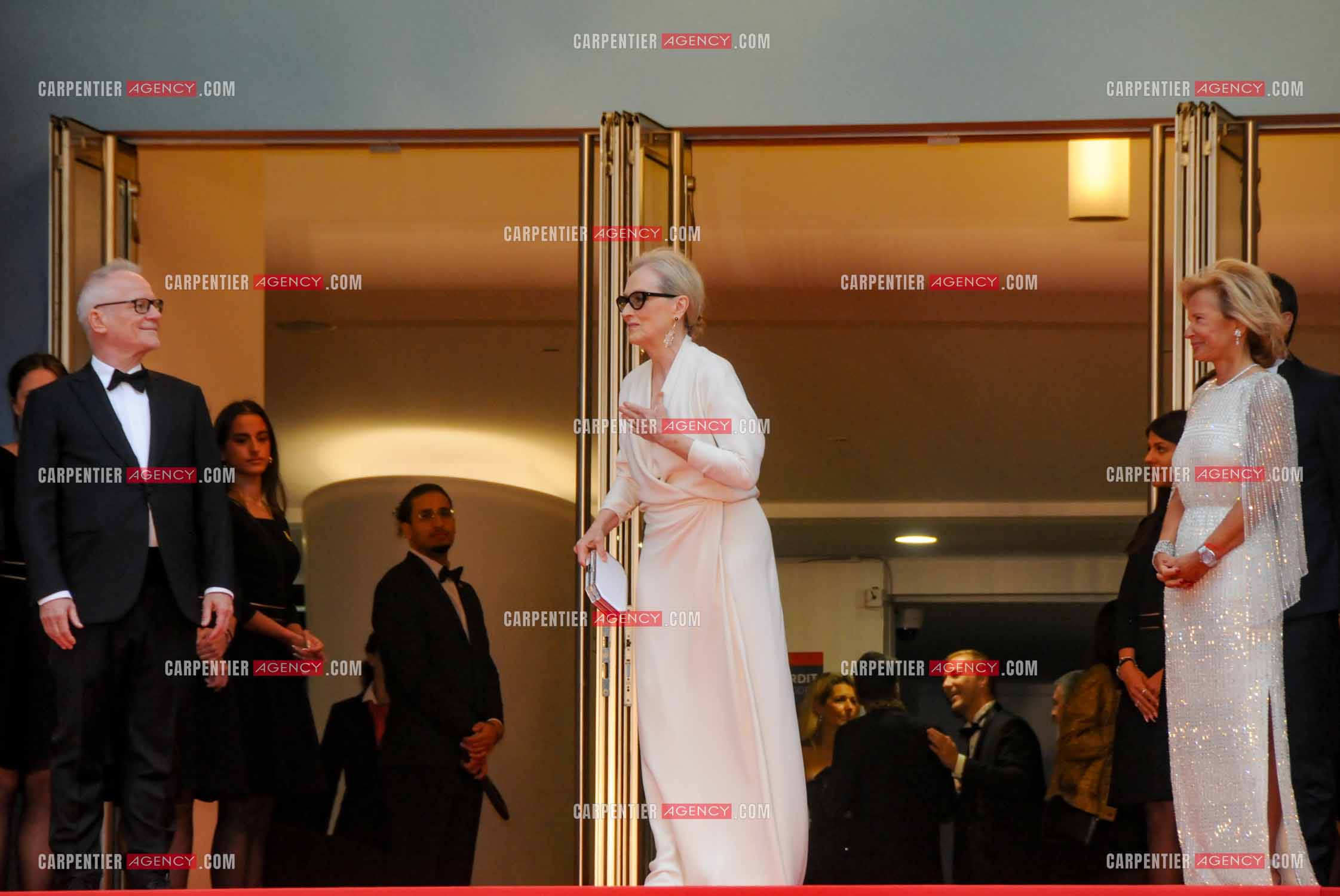 Festival de Cannes 2024. 77e édition du 14 au 25 Mai 2024. Montée des marches du film “ Le deuxième acte “ pour la cérémonie d’ouverture. Thierry Frémaux, l'actrice Meryl Streep et Iris Knobloch.