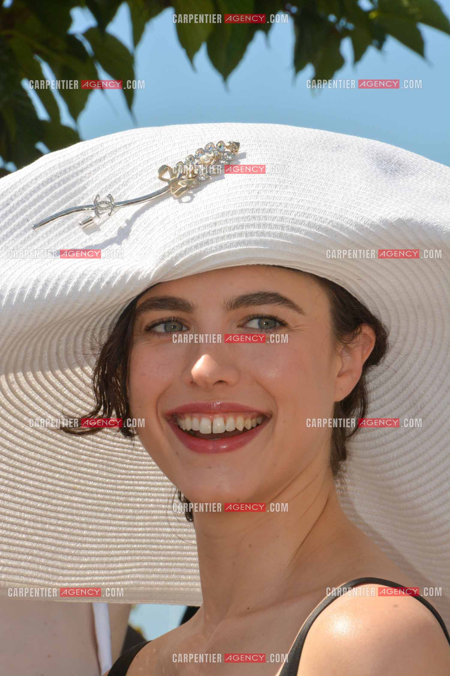 Festival de Cannes 2024. 77e édition du 14 au 25 Mai 2024. Photocall du film "Kinds of Kindness". L'actrice Margaret Qualley.