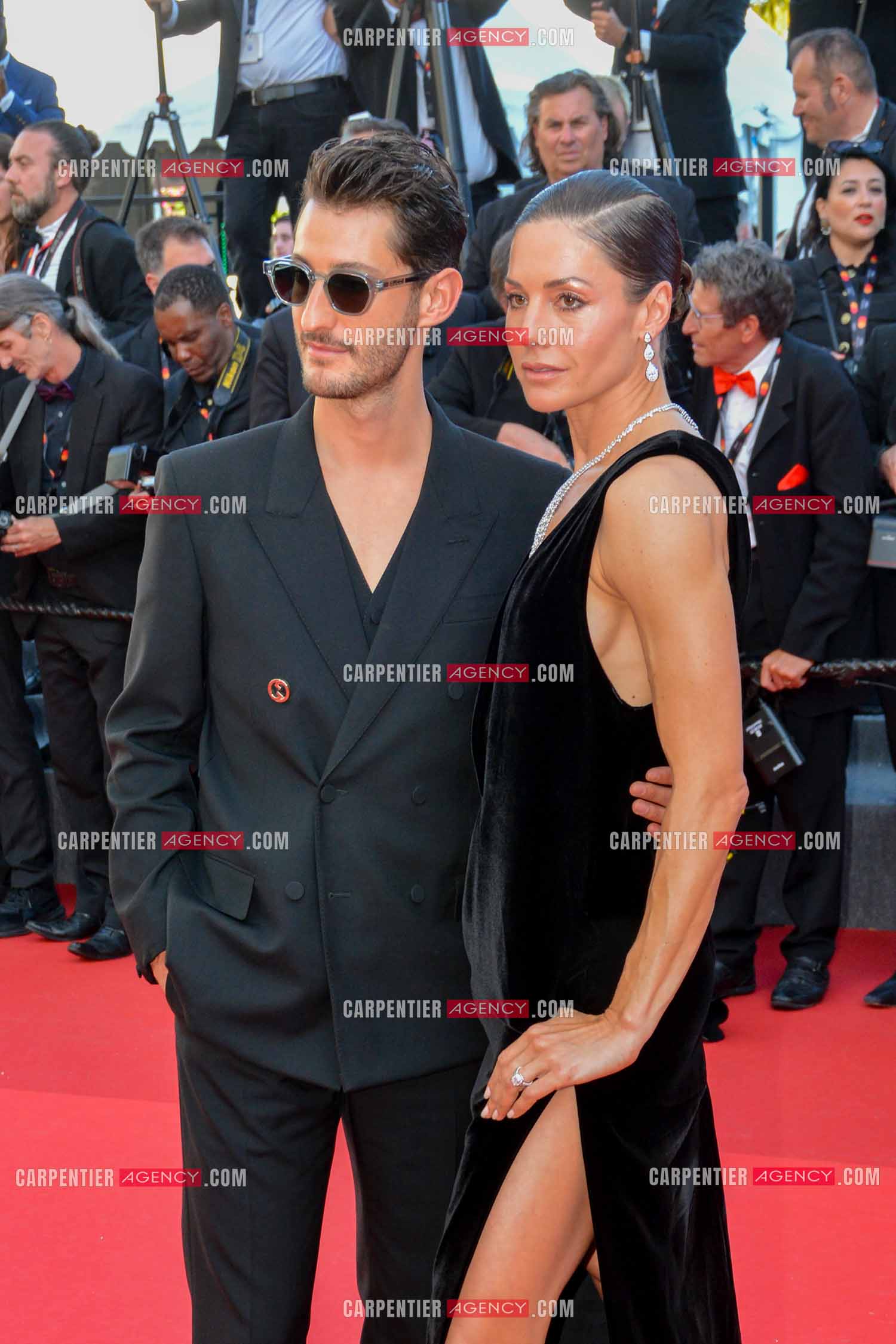 Ouverture du  77ème Festival de Cannes du 14 au 25 mai 2024. L'acteur Pierre Niney et sa femme l'actrice australienne Natasha Andrews.