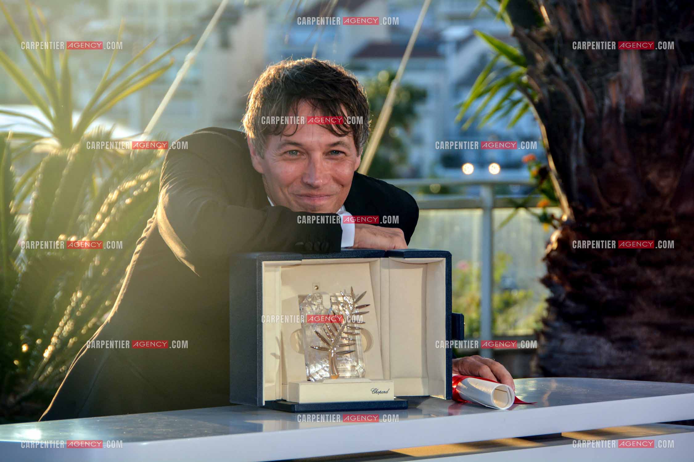 Clôture du  77ème Festival de Cannes et remises des Palmes d'or. Photocall des gagnants. Le réalisateur et scénariste américain Sean Baker, lauréat de la Palme d'or.
