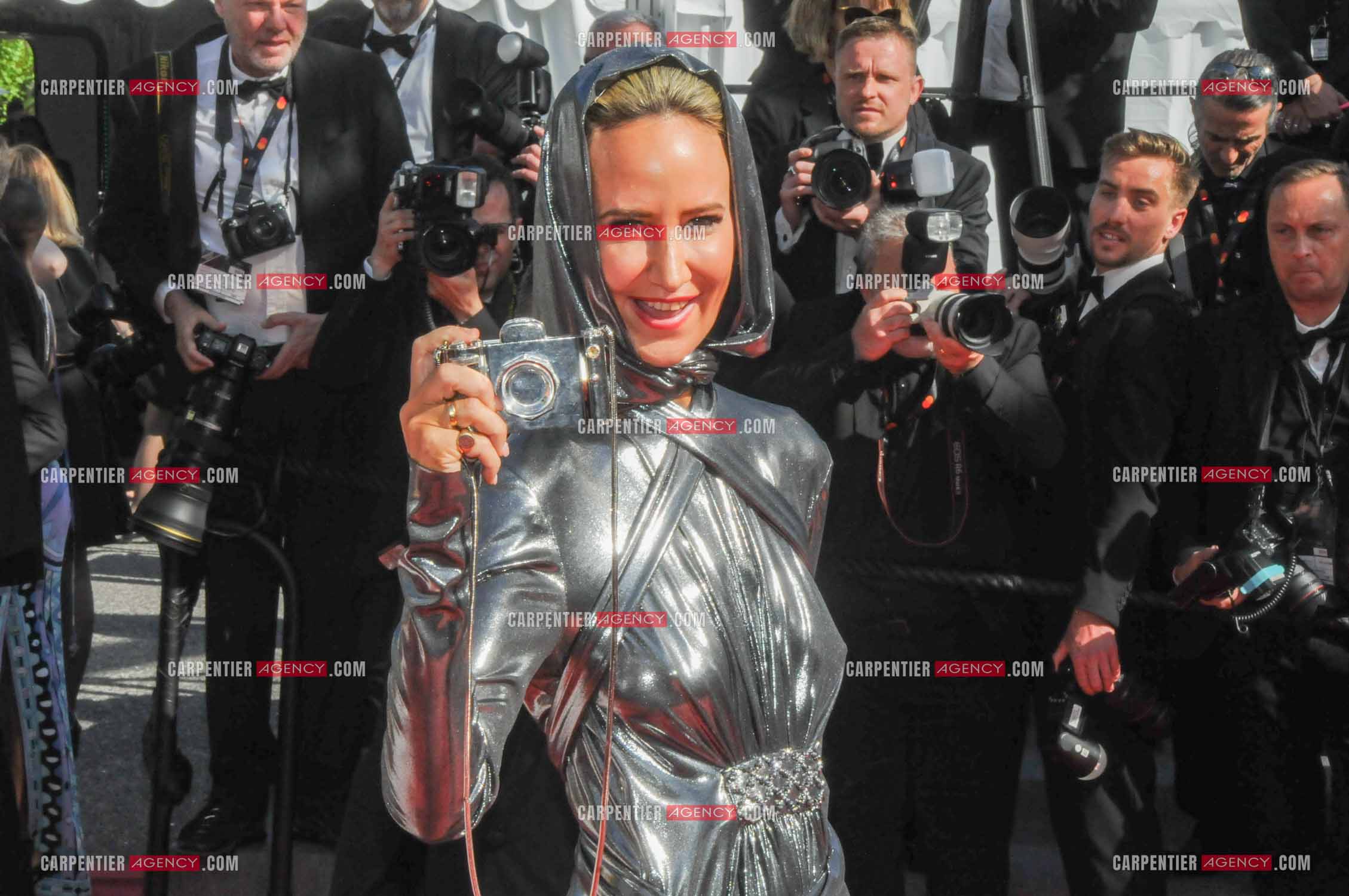 Ouverture du  77ème Festival de Cannes du 14 au 25 mai 2024. Montée des marches du film “ Emilia Perez “. Lady Victoria.