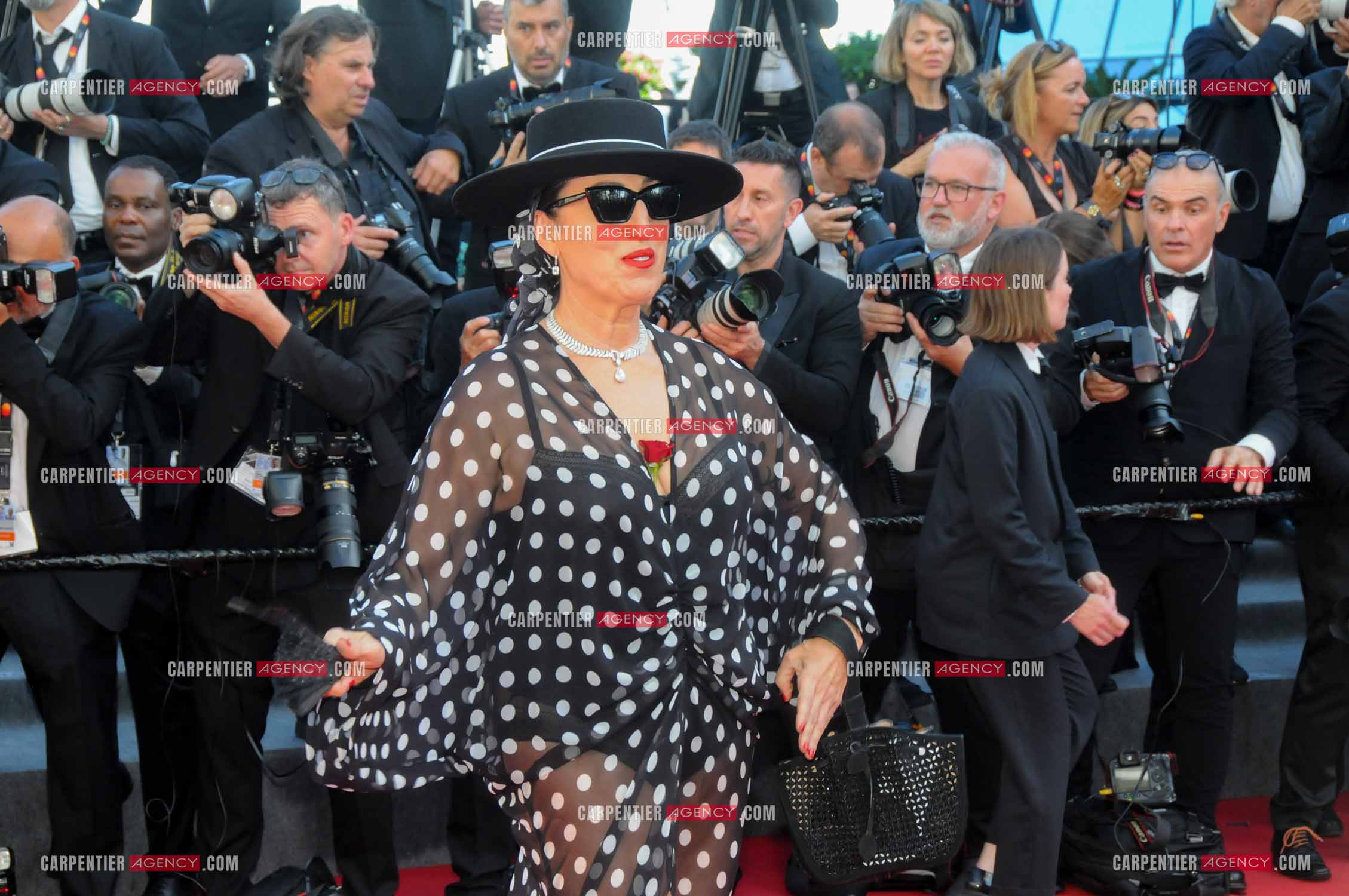 Ouverture du  77ème Festival de Cannes du 14 au 25 mai 2024. Montée des marches du film “ Emilia Perez “. Rossy de Palma.