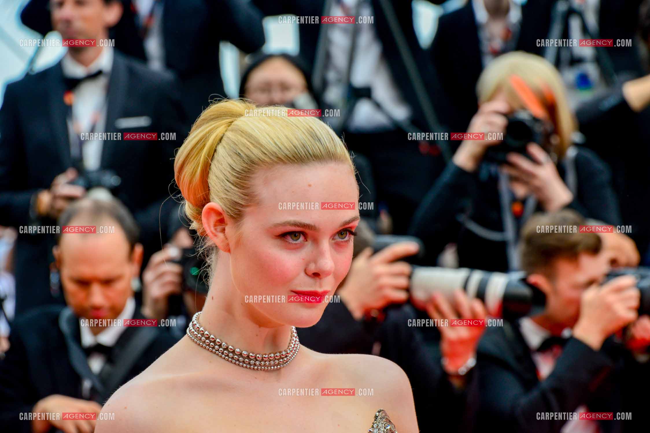 Festival de Cannes 2023. 76e édition, du 16 au 27 mai 2023 au Palais des festivals, à Cannes. L'actrice américaine elle Fanning assiste à la cérémonie d'ouverture et à la projection du film “ Jeanne du Barry “.