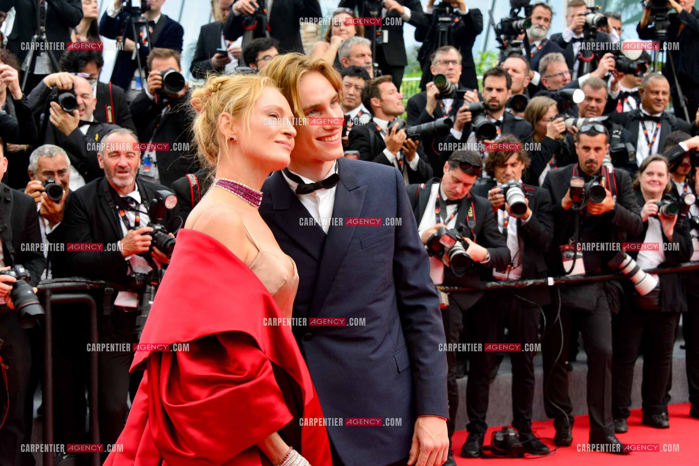 Festival de Cannes 2023. 76e édition, du 16 au 27 mai 2023 au Palais des festivals, à Cannes. L'actrice américaine Uma Thurman et son fils Thurman Hawke assistent à la cérémonie d'ouverture et à la projection du film “ Jeanne du Barry “.